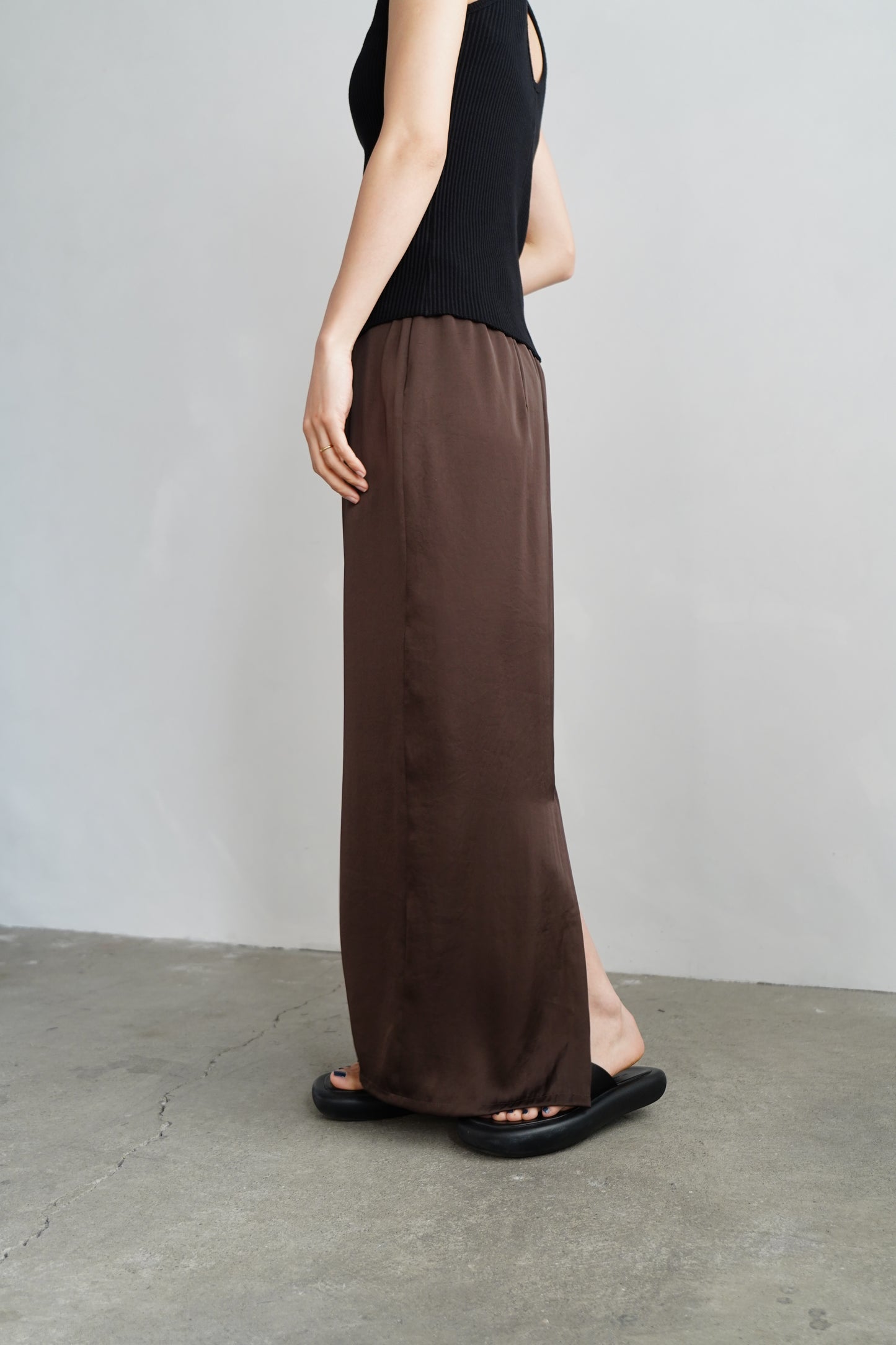 Satin Tight Skirts / BROWN -5月23-28日発送-