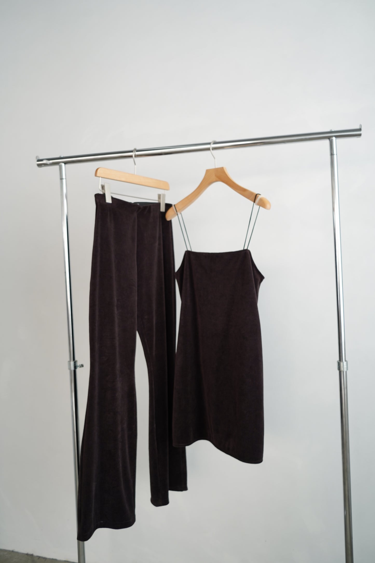 Velour Cami Pants Set / BROWN -9月30日発送-