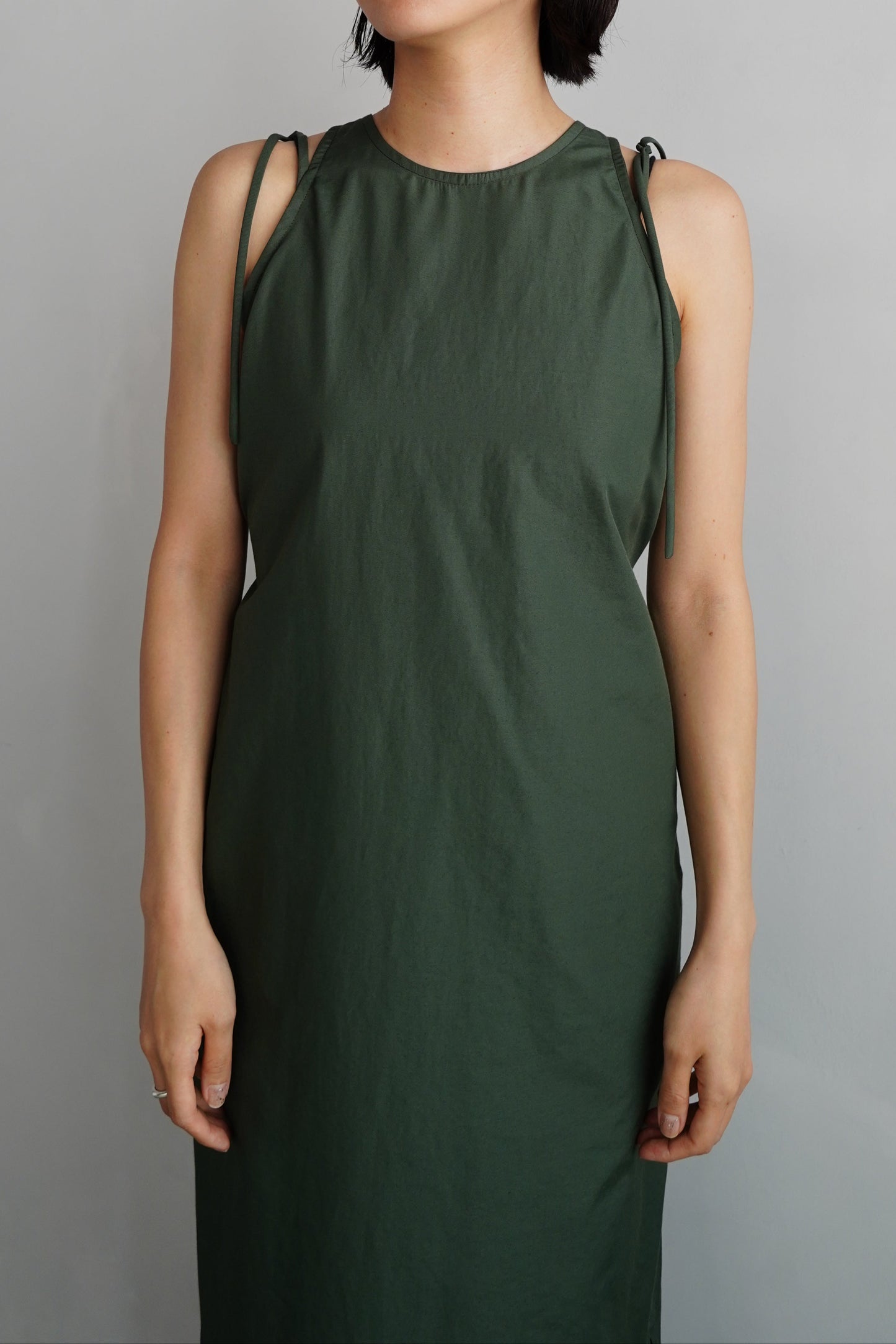 Backcut Dress / OLIVE -5月25-31日発送-