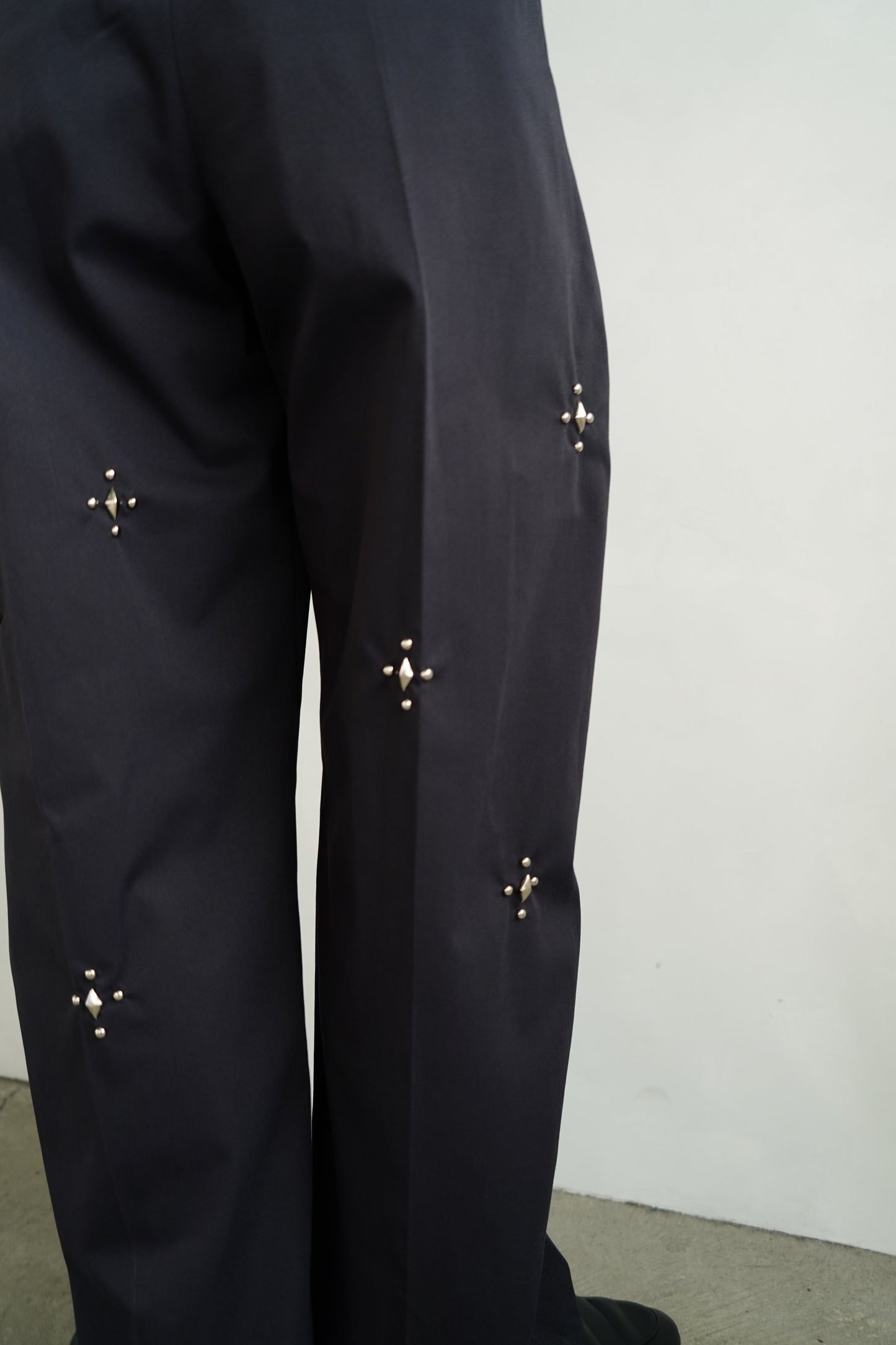 Studs Chino Pants / NAVY -9月30日発送-