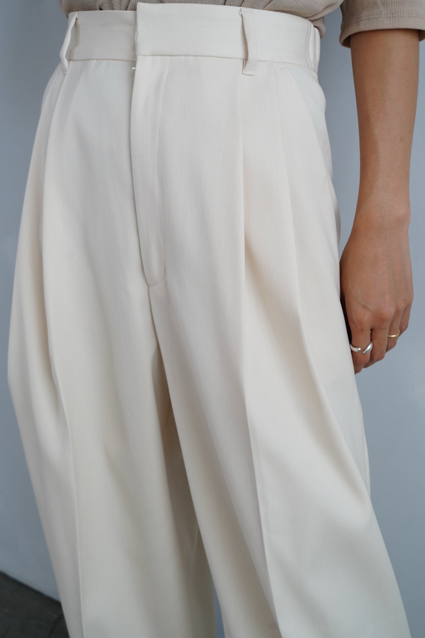 Wool Tuck Pants / OFFWHITE -10月20日発送-