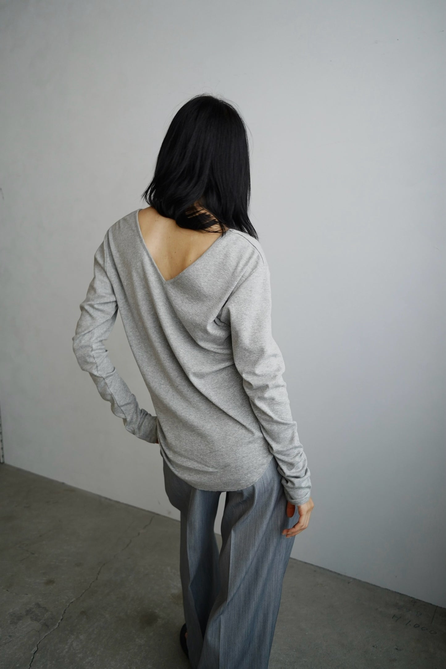 Vneck Cutsew / GRAY -3日以内発送-