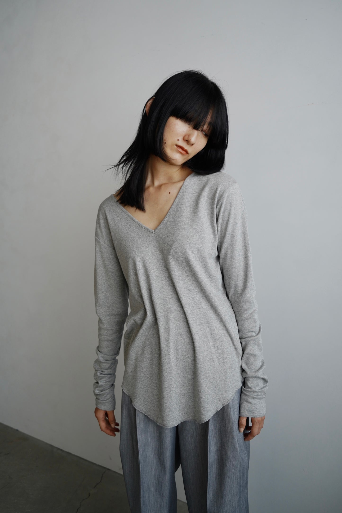 Vneck Cutsew / GRAY -3日以内発送-