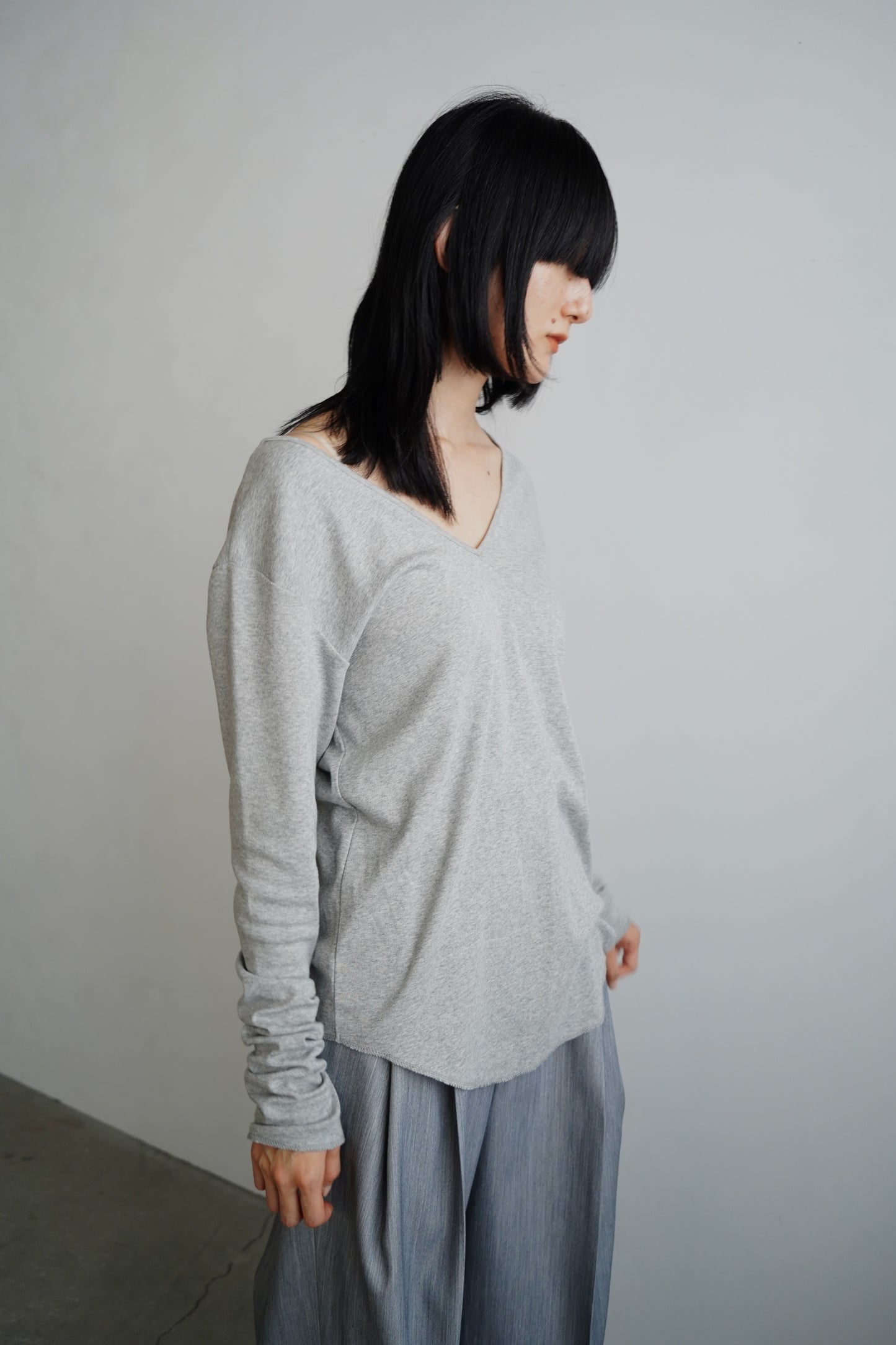 Vneck Cutsew / GRAY -3日以内発送-