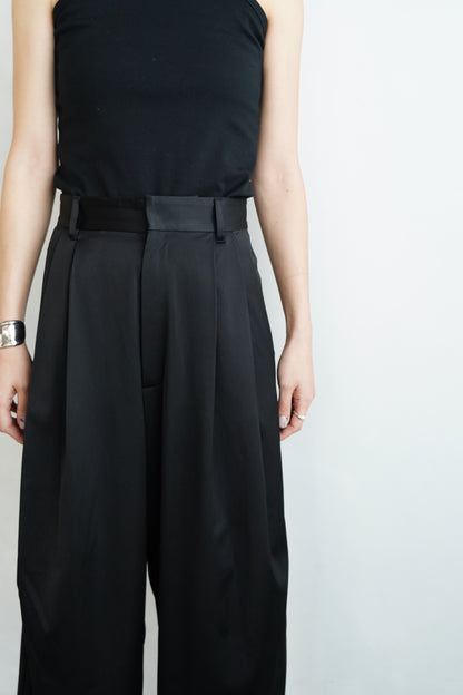 Satin Tuck Pants / BLACK/身長156cm以下の方限定