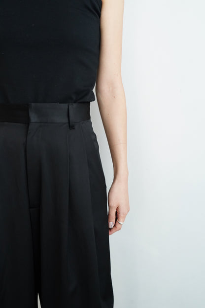 Satin Tuck Pants / BLACK/身長156cm以下の方限定
