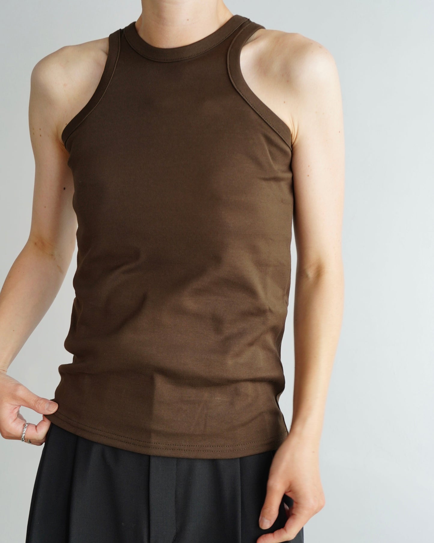 Sleek Tanktop / BROWN