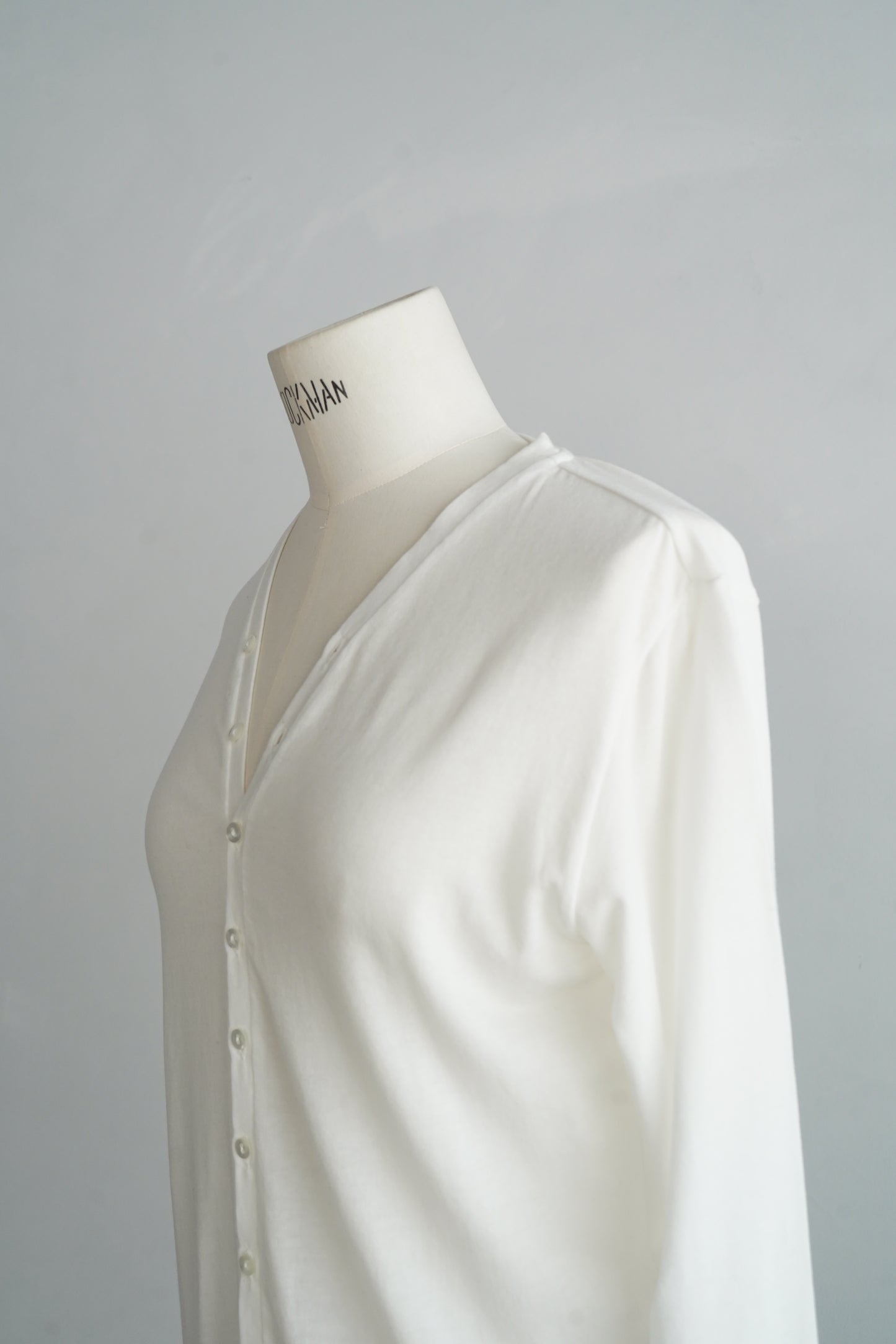 Powdery Cardigan / WHITE