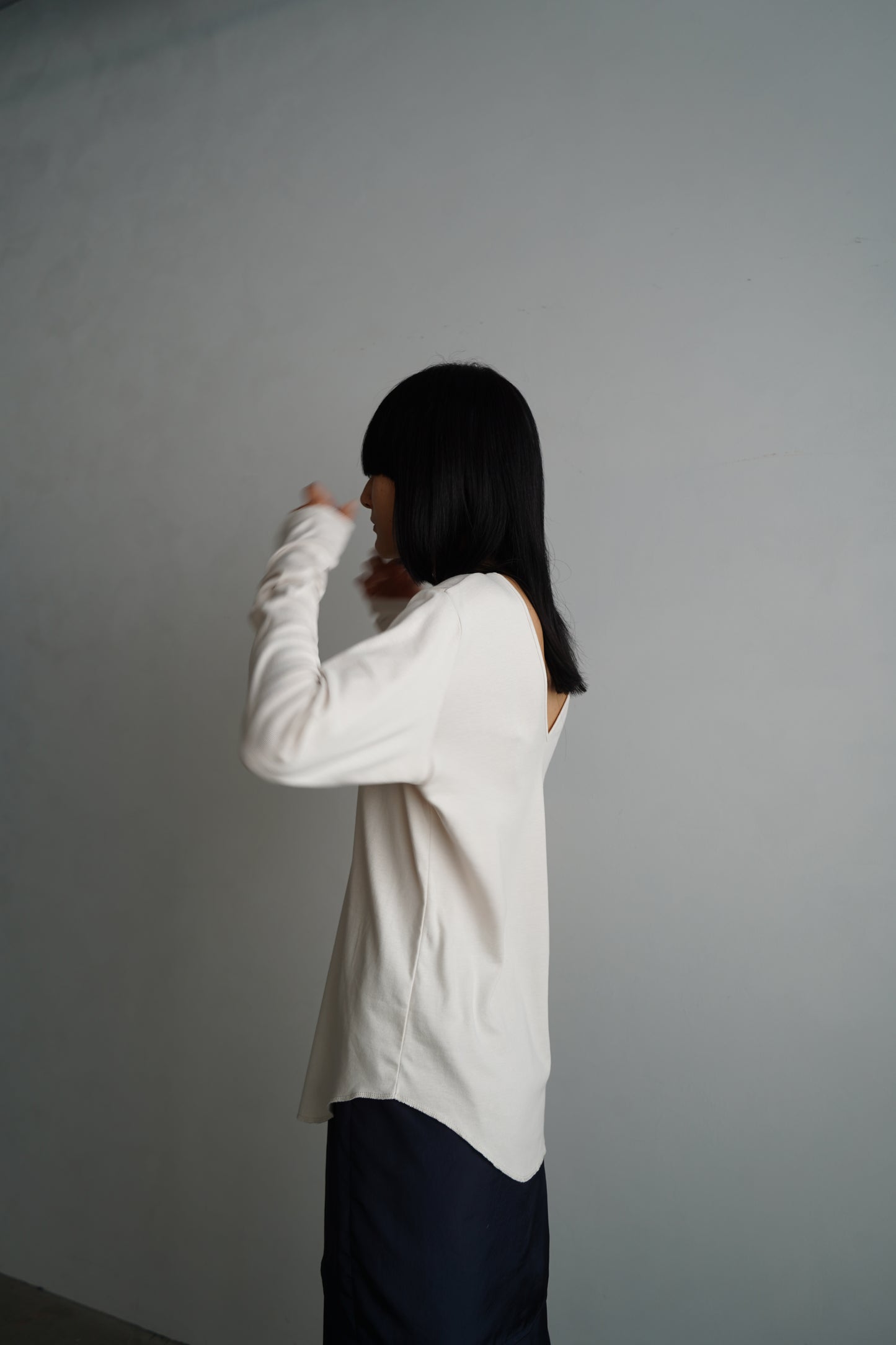 Vneck Cutsew / OFFWHITE -3日以内発送-