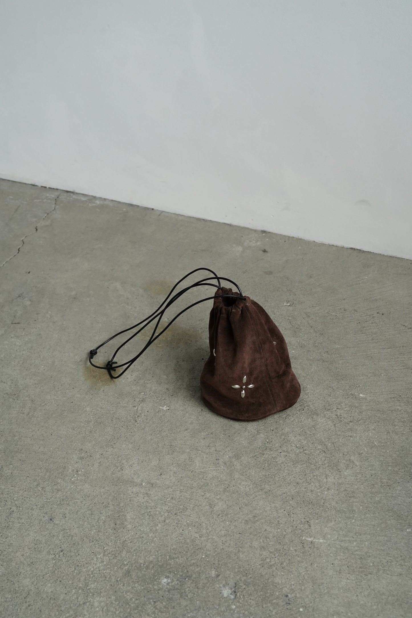 Suede Studs Bag / BROWN
