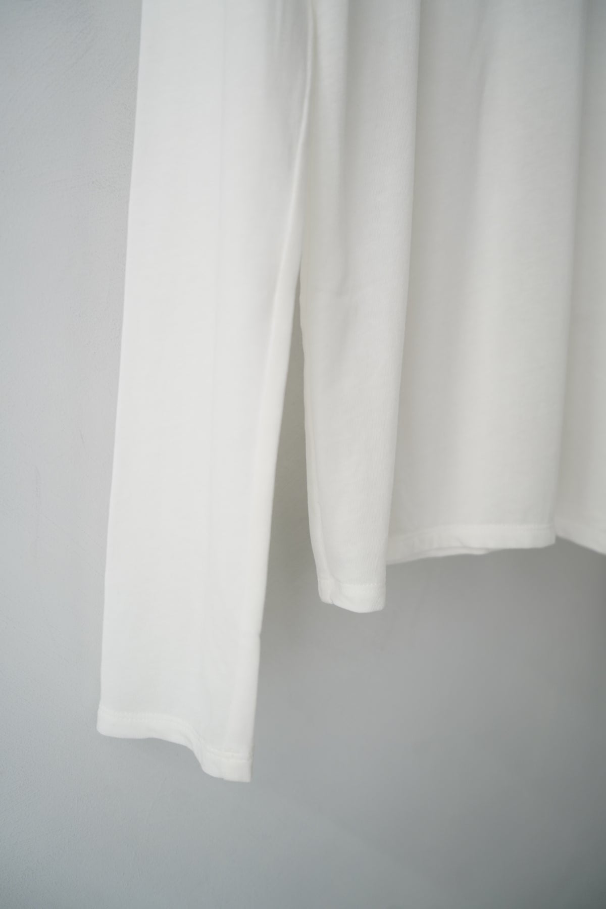 Powdery Pullover / OFFWHITE