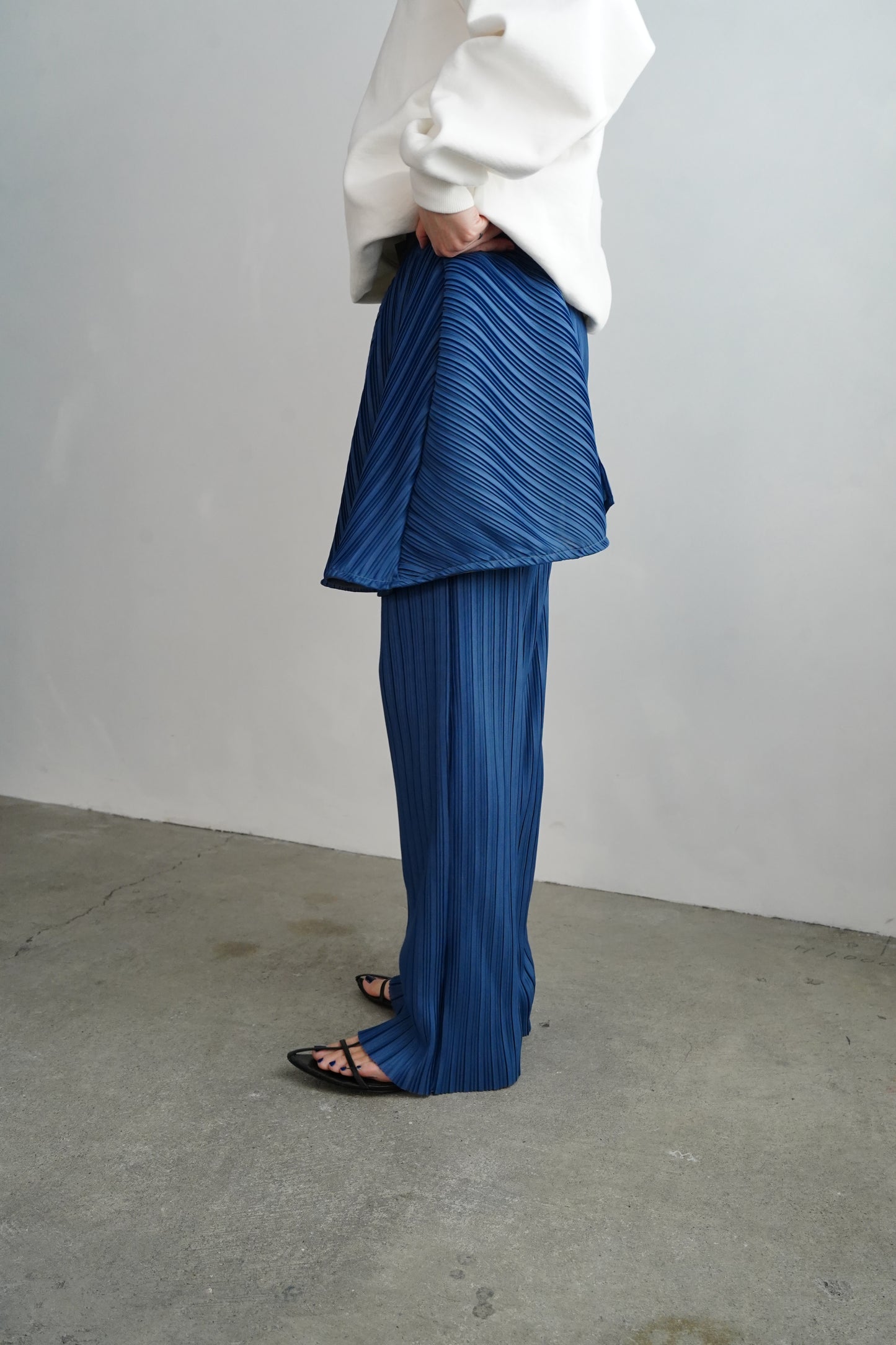 Pleats Wrap Skirt Pants / BLUE