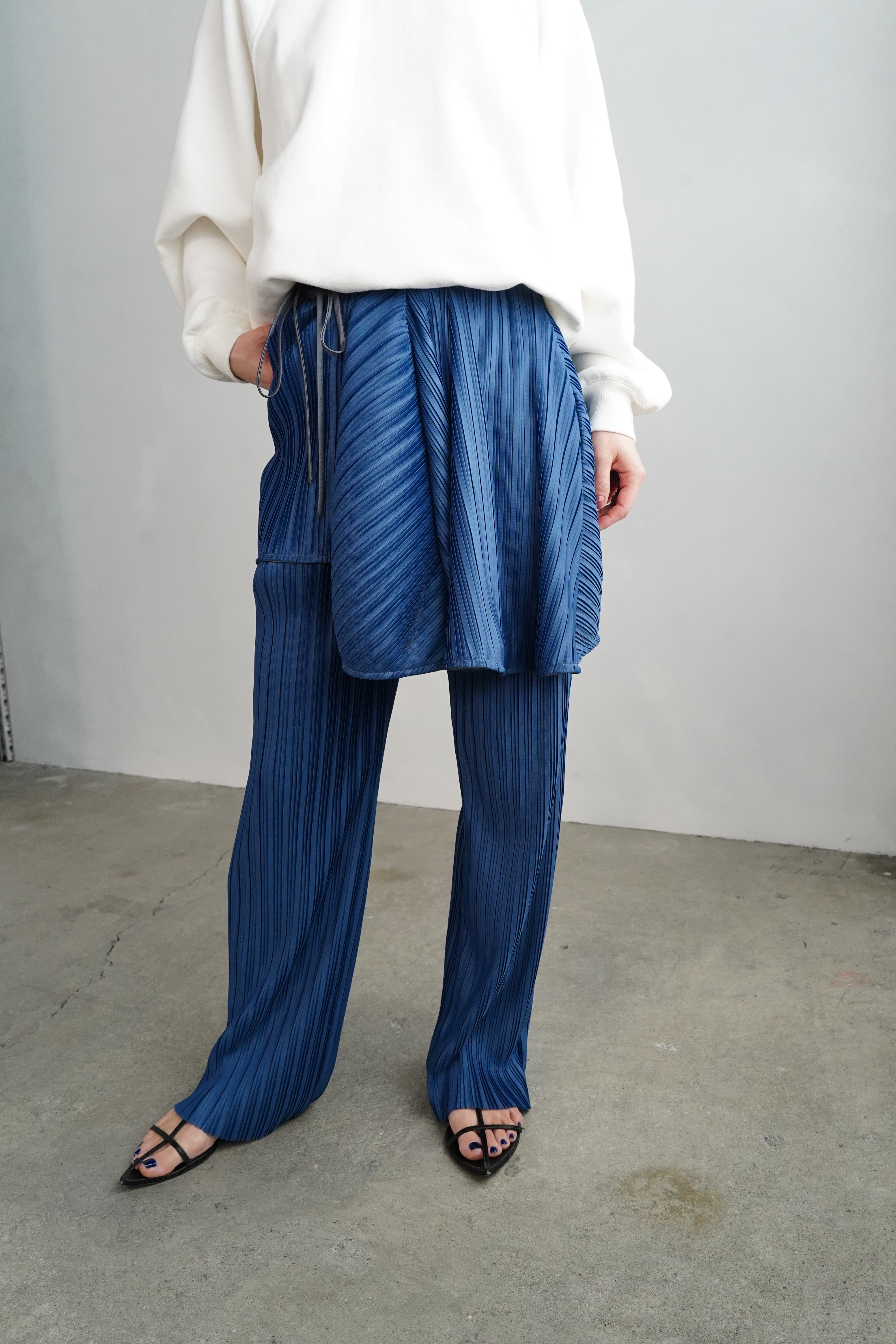 Pleats Wrap Skirt Pants / BLUE – &her