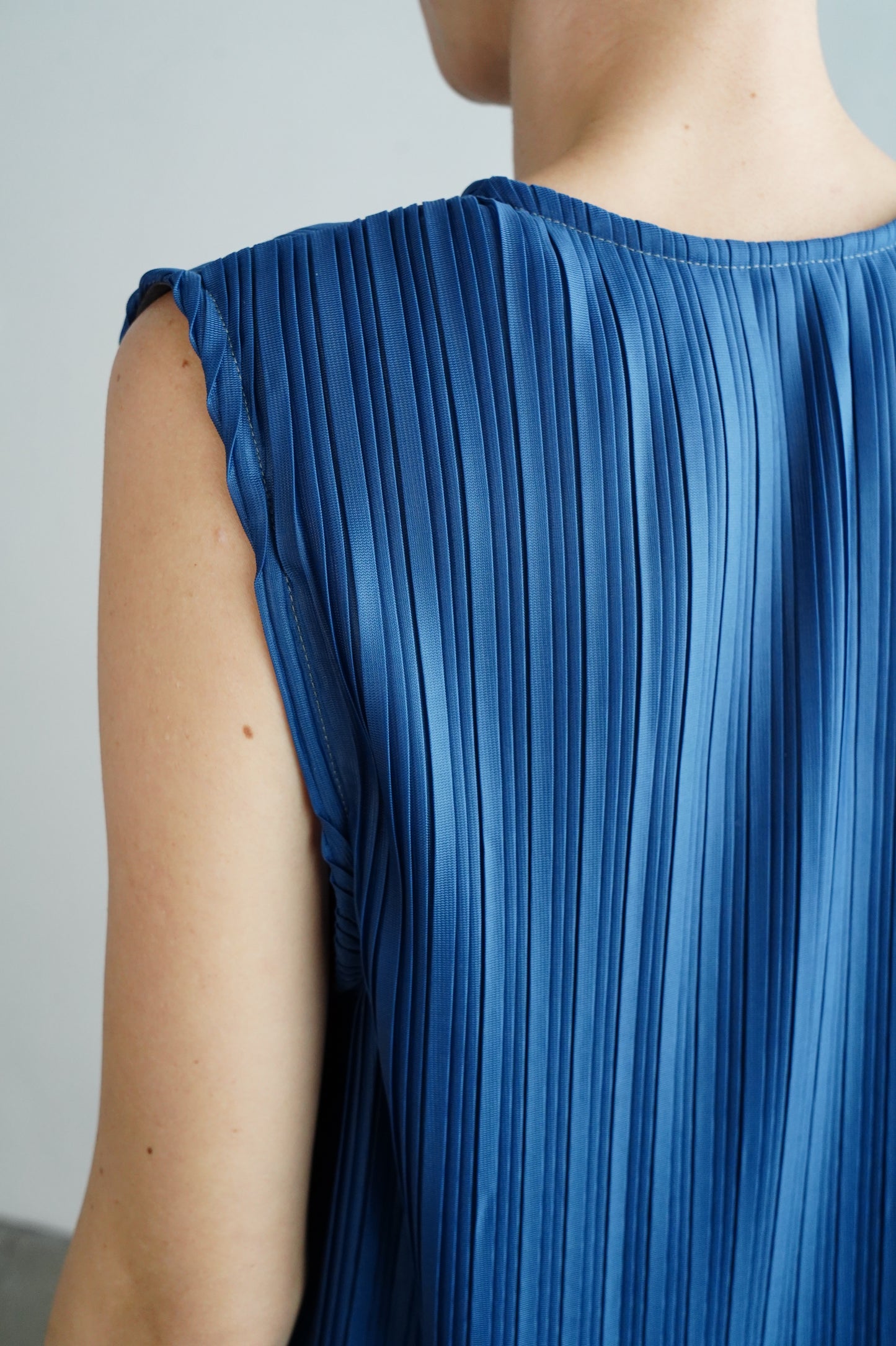 Pleats Vest / BLUE -4月24日発送-