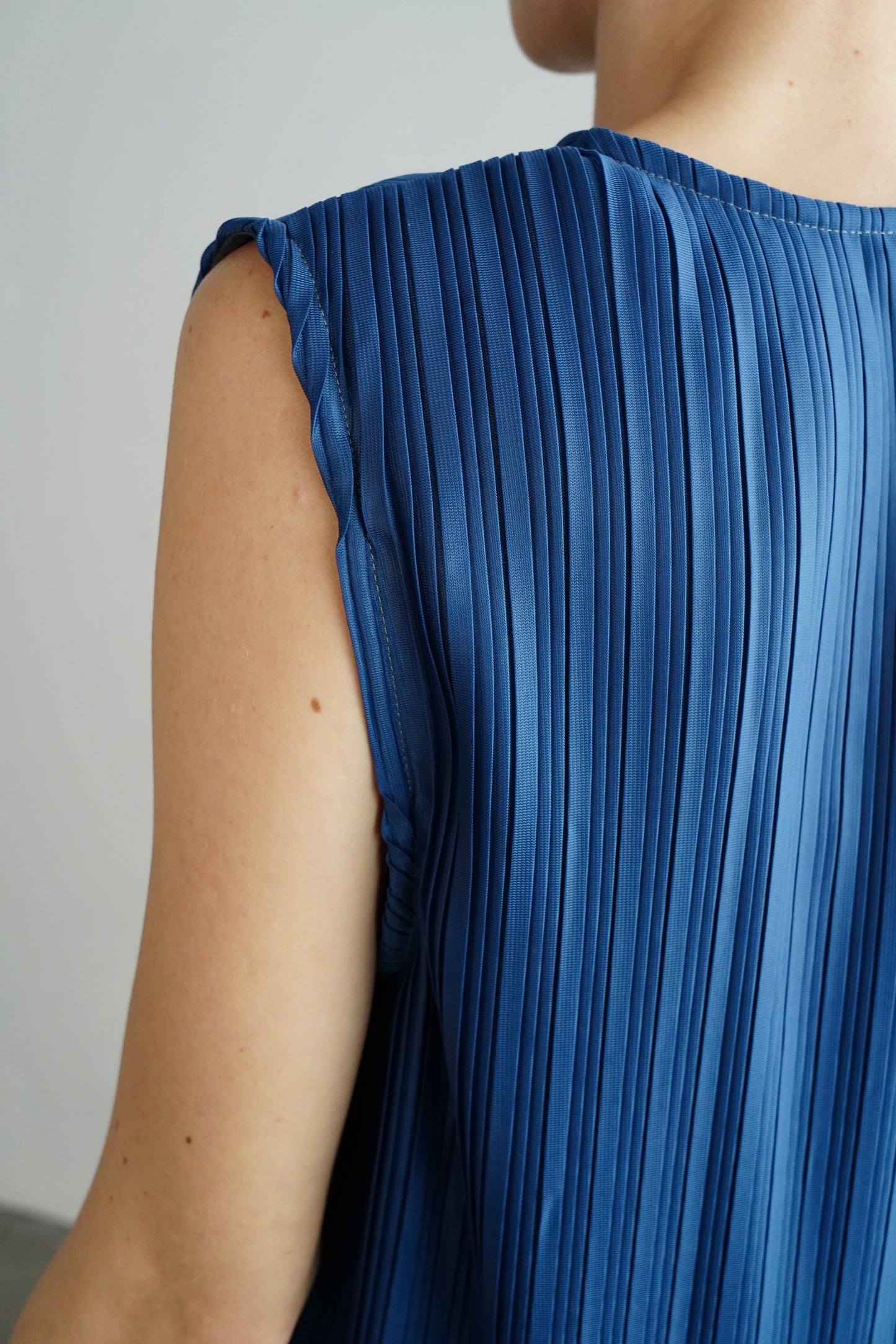 Pleats Vest / BLUE -4月24日発送-