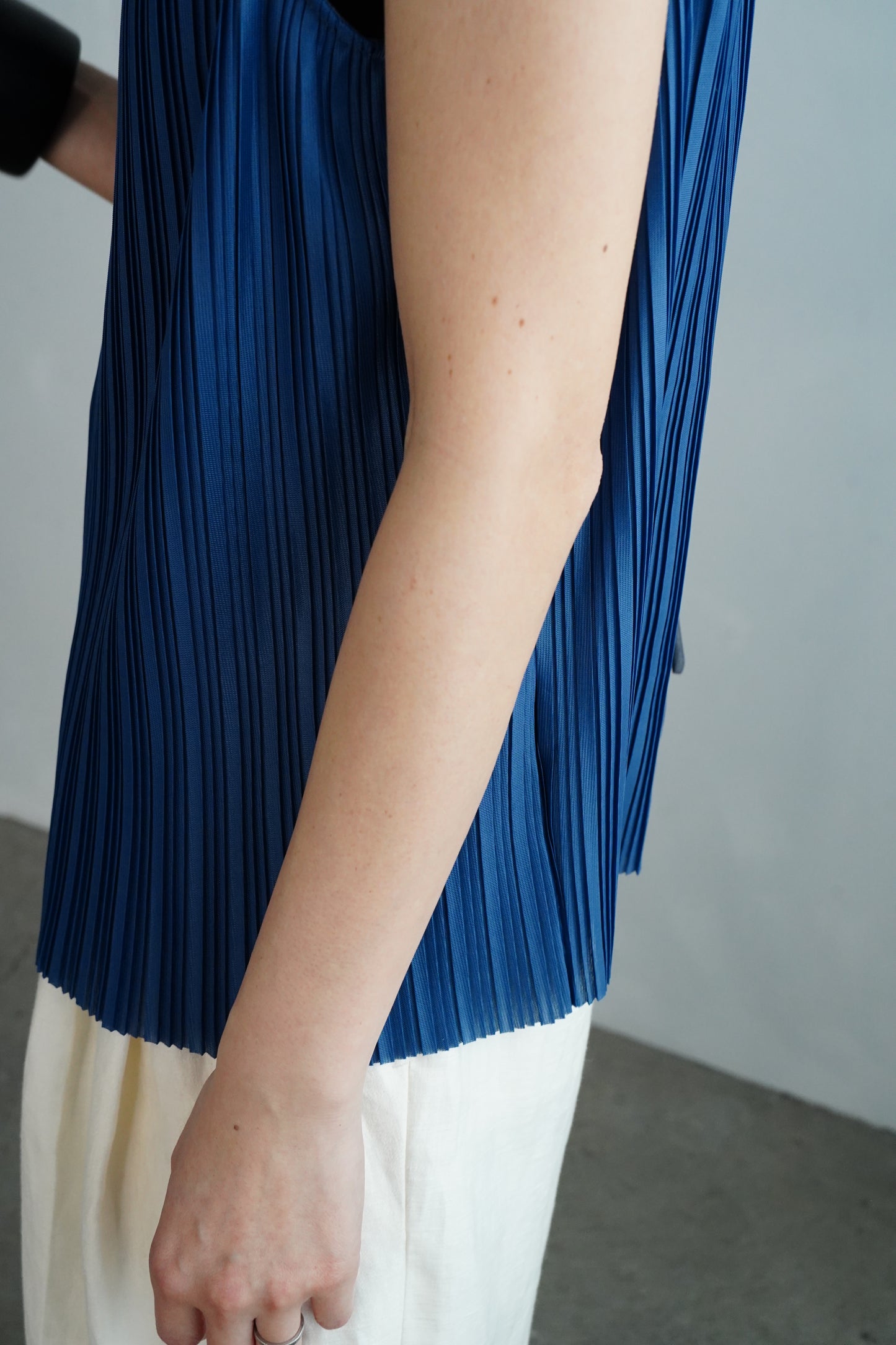 Pleats Vest / BLUE -4月24日発送-
