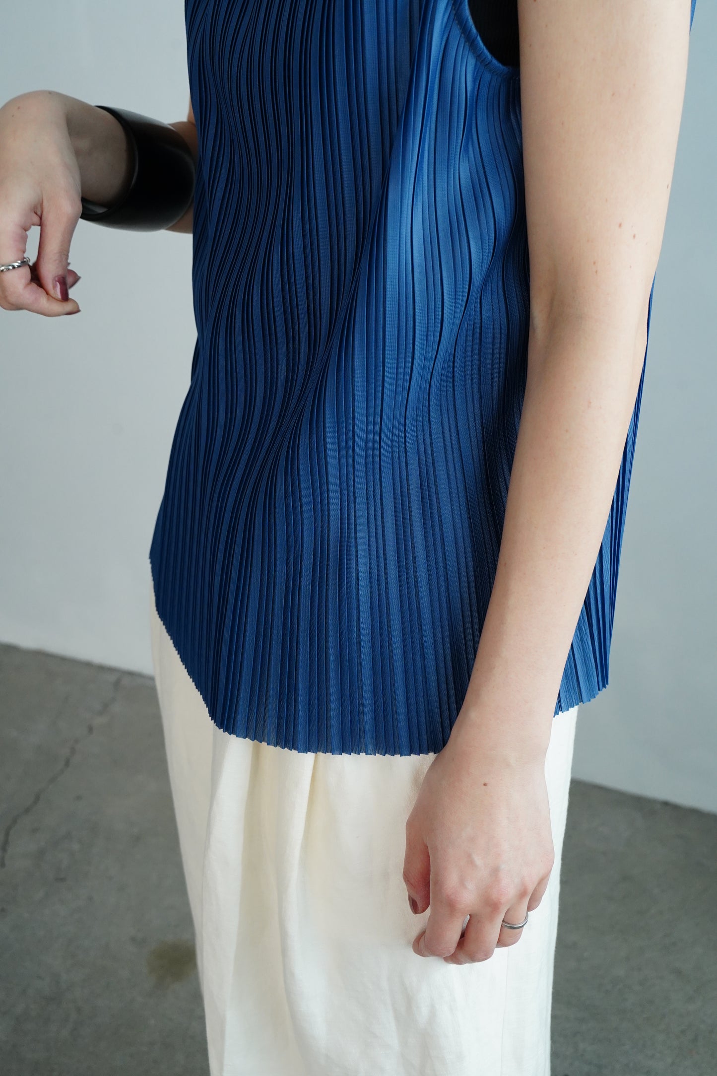 Pleats Vest / BLUE -4月24日発送-