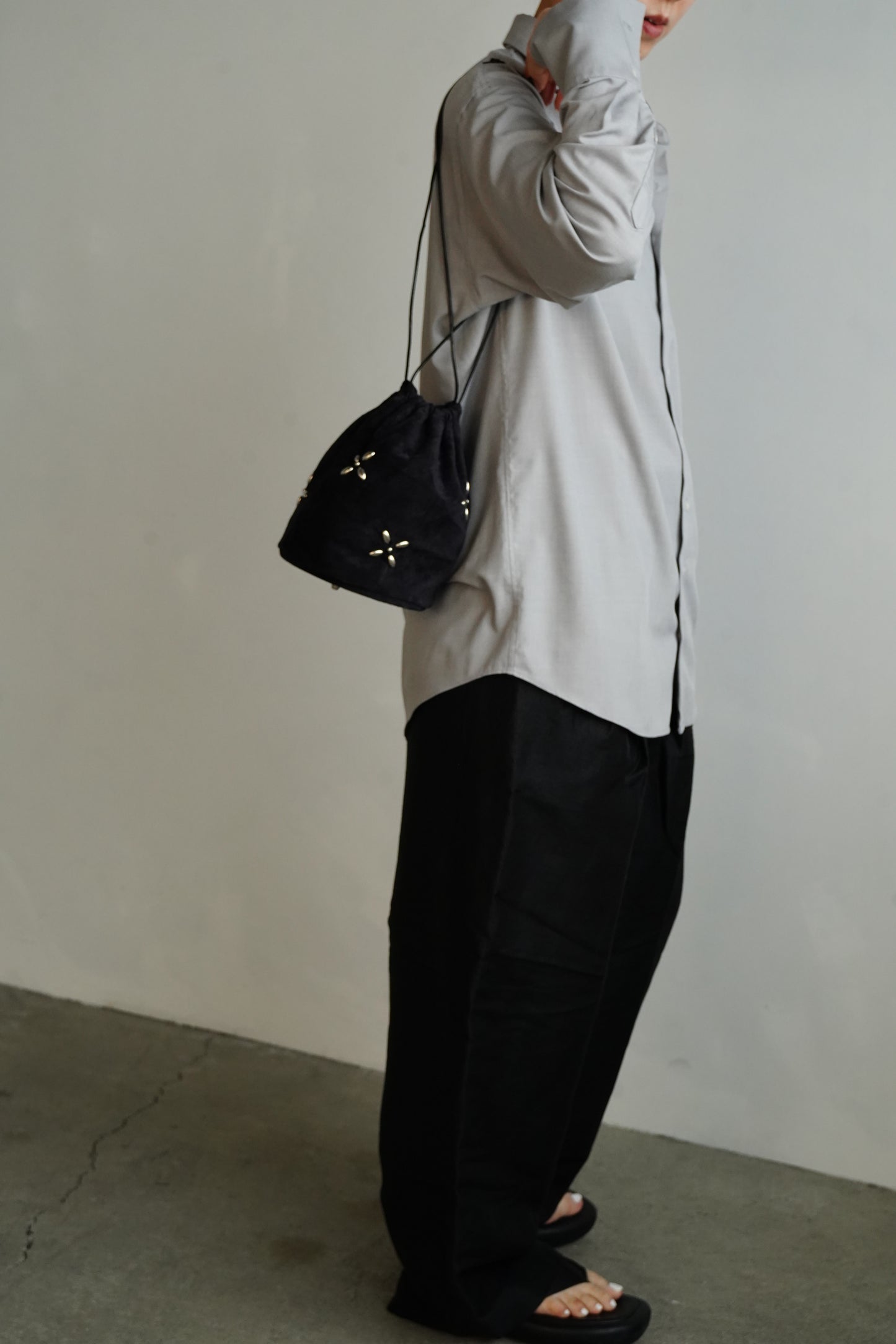 Suede Studs Bag / BLACK