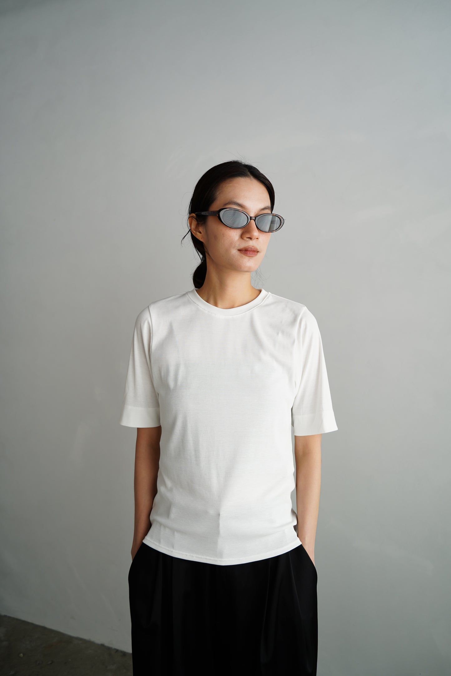 Set T / WHITE