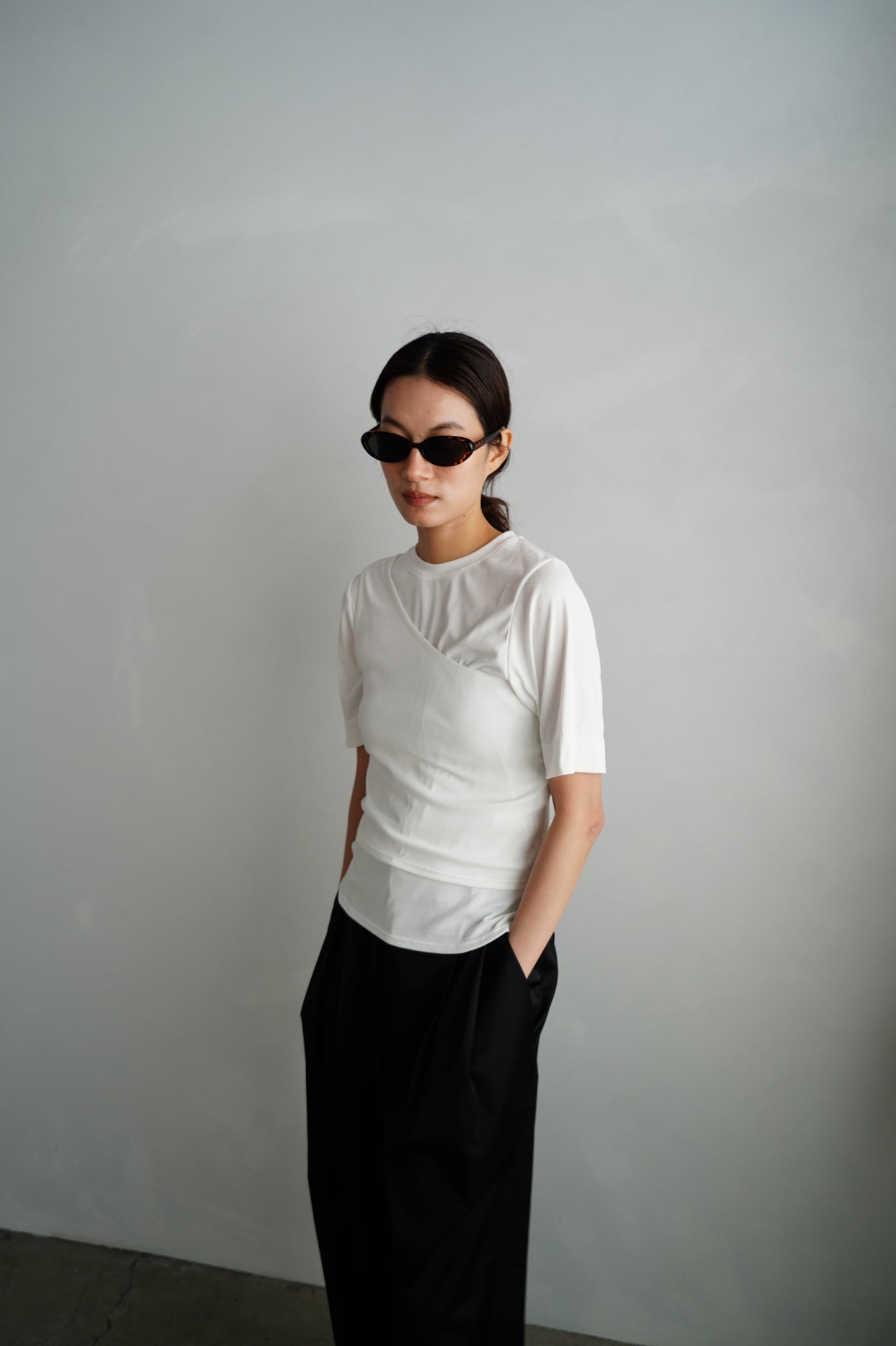 Set T / WHITE