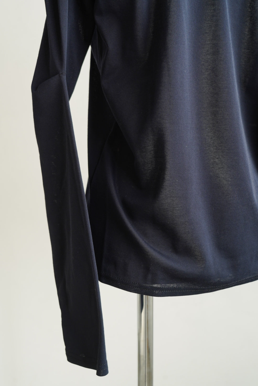 Sheer Pinch T / NAVY