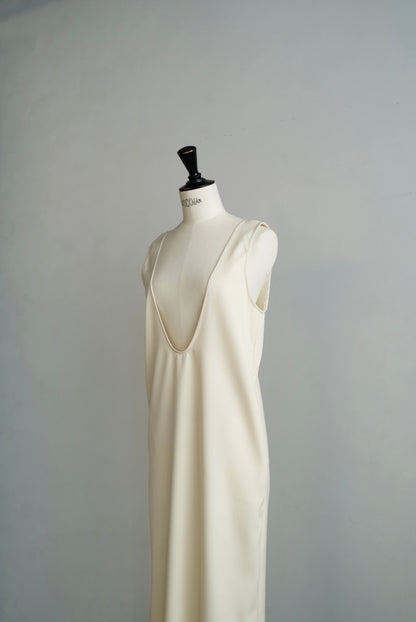 Round Onepiece / WHITE -3月25-31日発送-