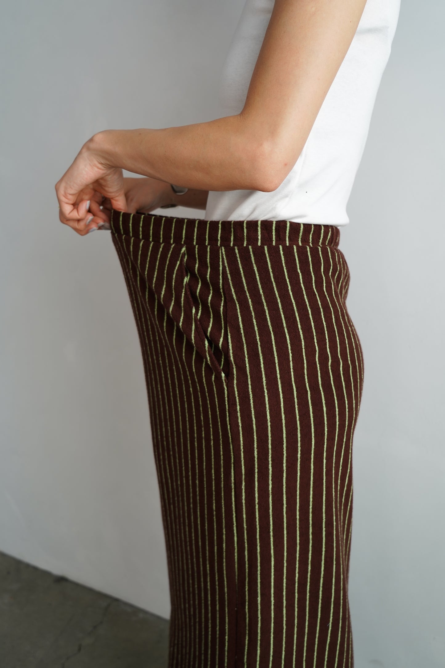 THE PILE SKIRT / BROWN