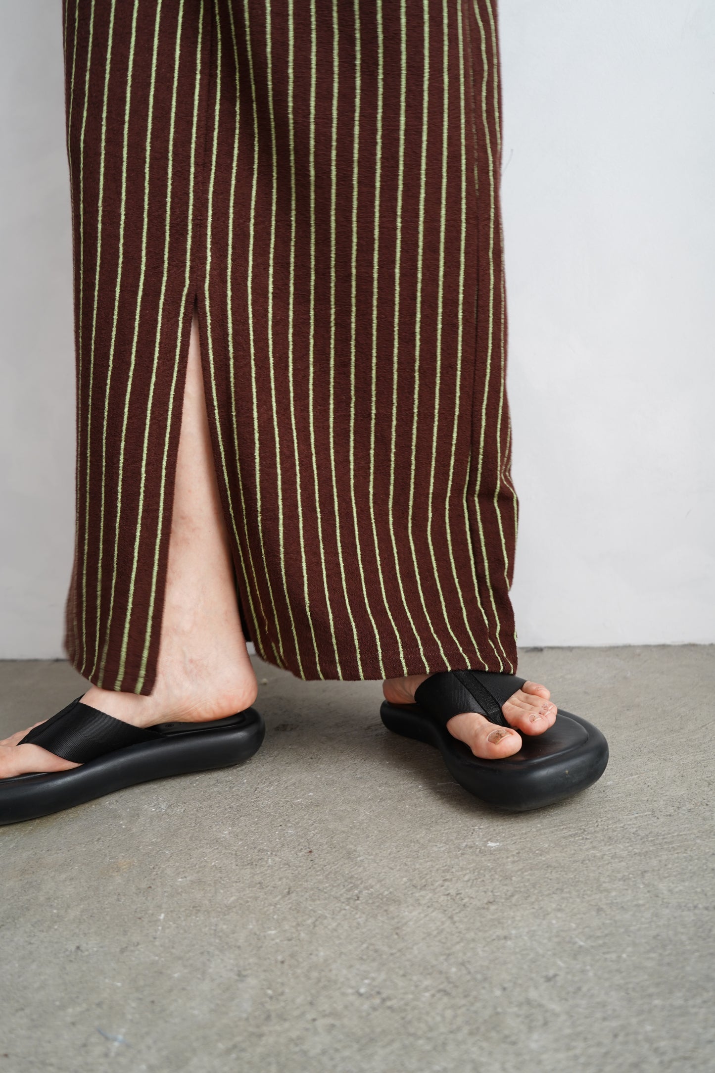 THE PILE SKIRT / BROWN