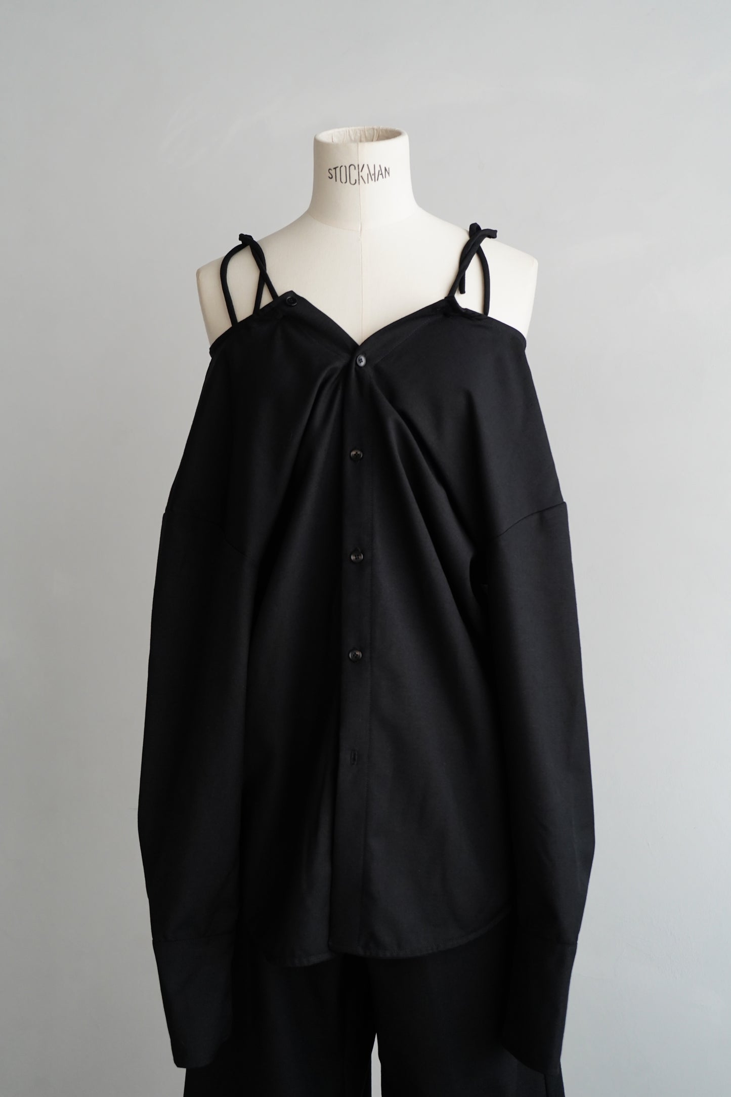 Nocollar Strap Shirts / BLACK -9月20−25日発送-
