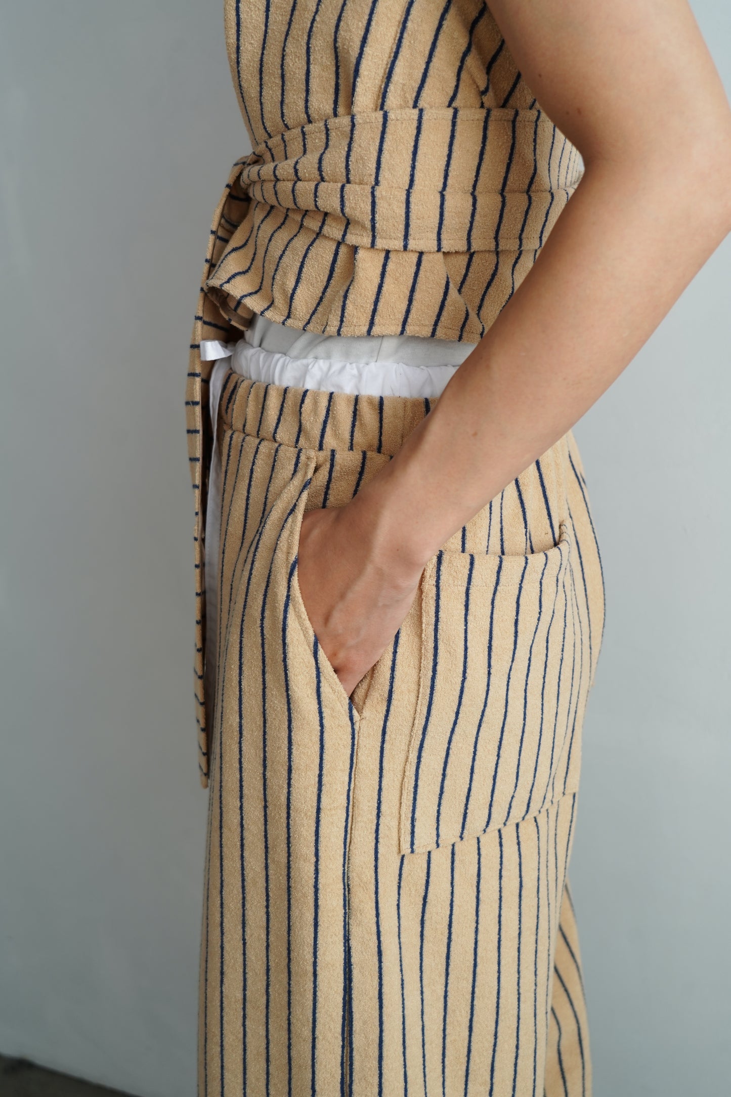 THE PILE WRAP TOP / BEIGE