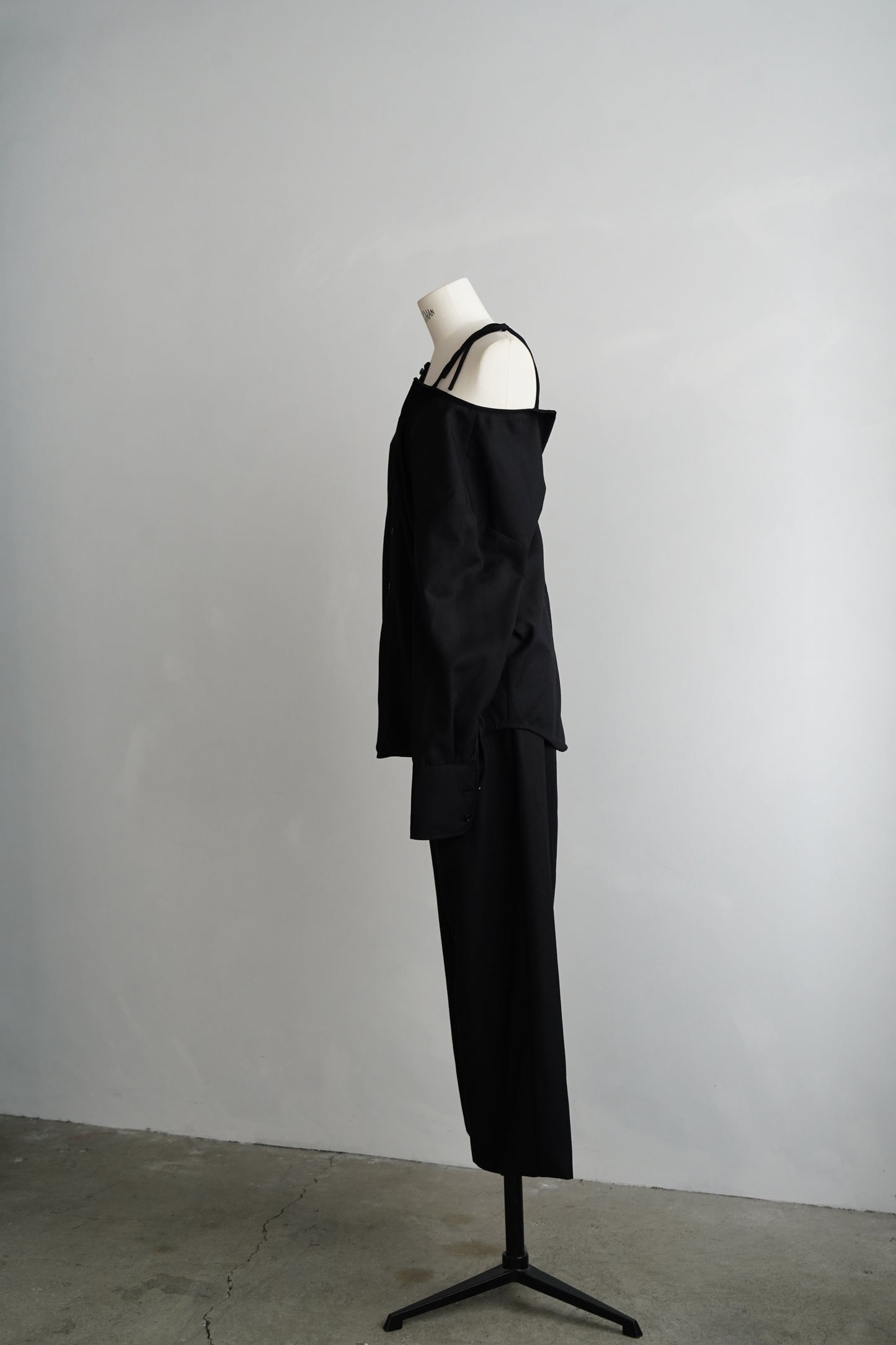 Nocollar Strap Shirts / BLACK -9月20−25日発送-