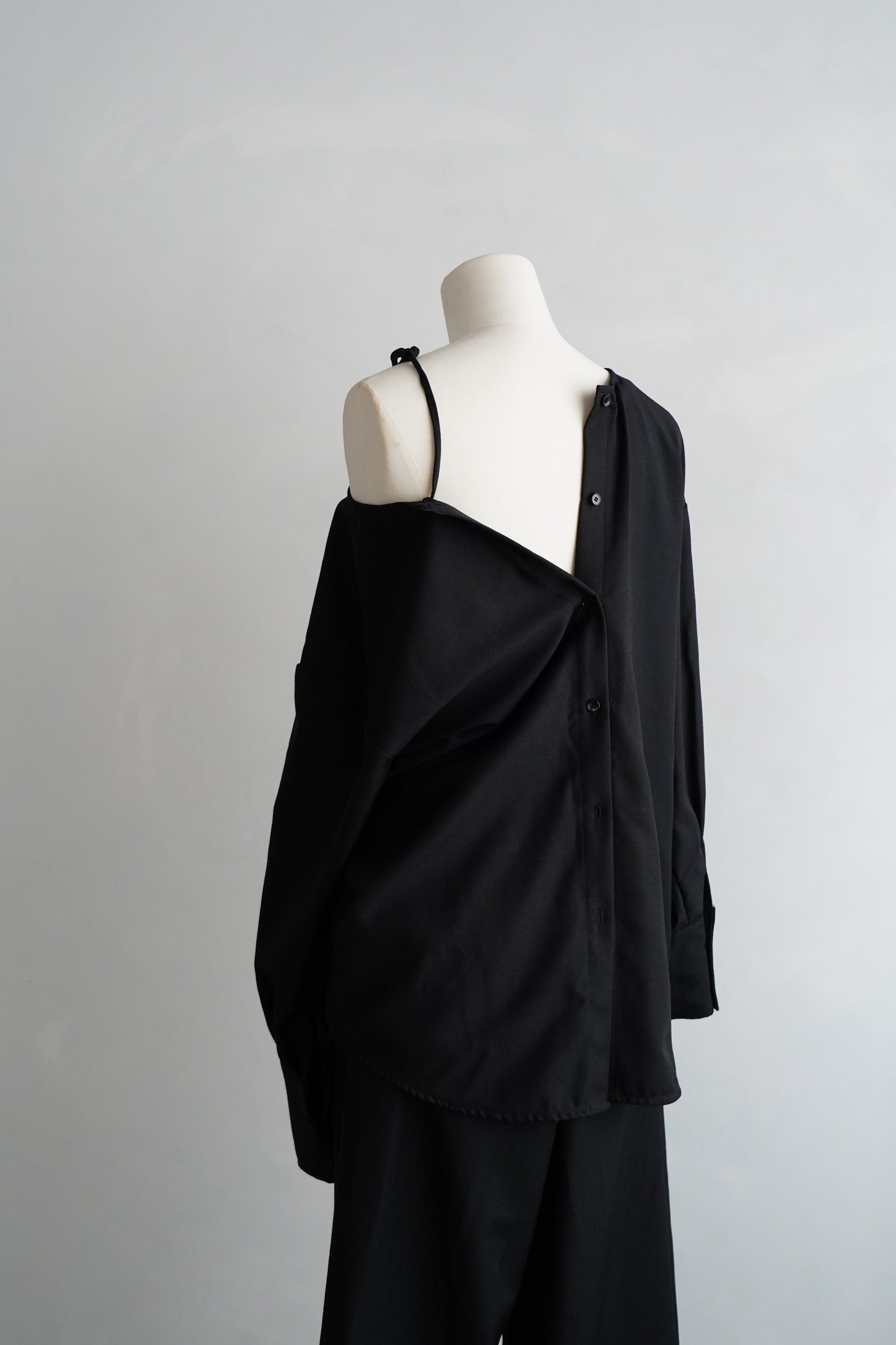 Nocollar Strap Shirts / BLACK -9月20−25日発送-