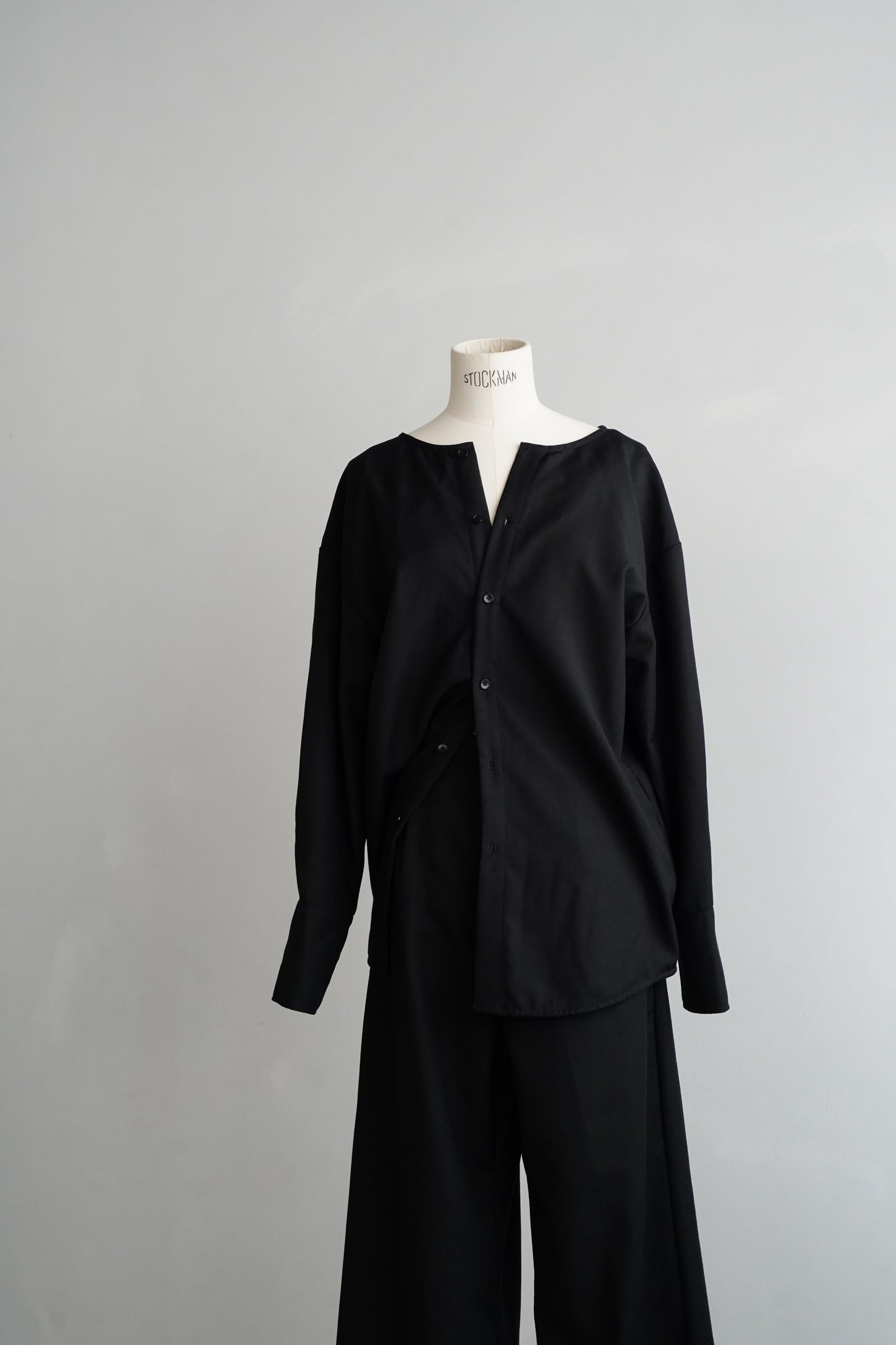 Nocollar Strap Shirts / BLACK -9月20−25日発送-