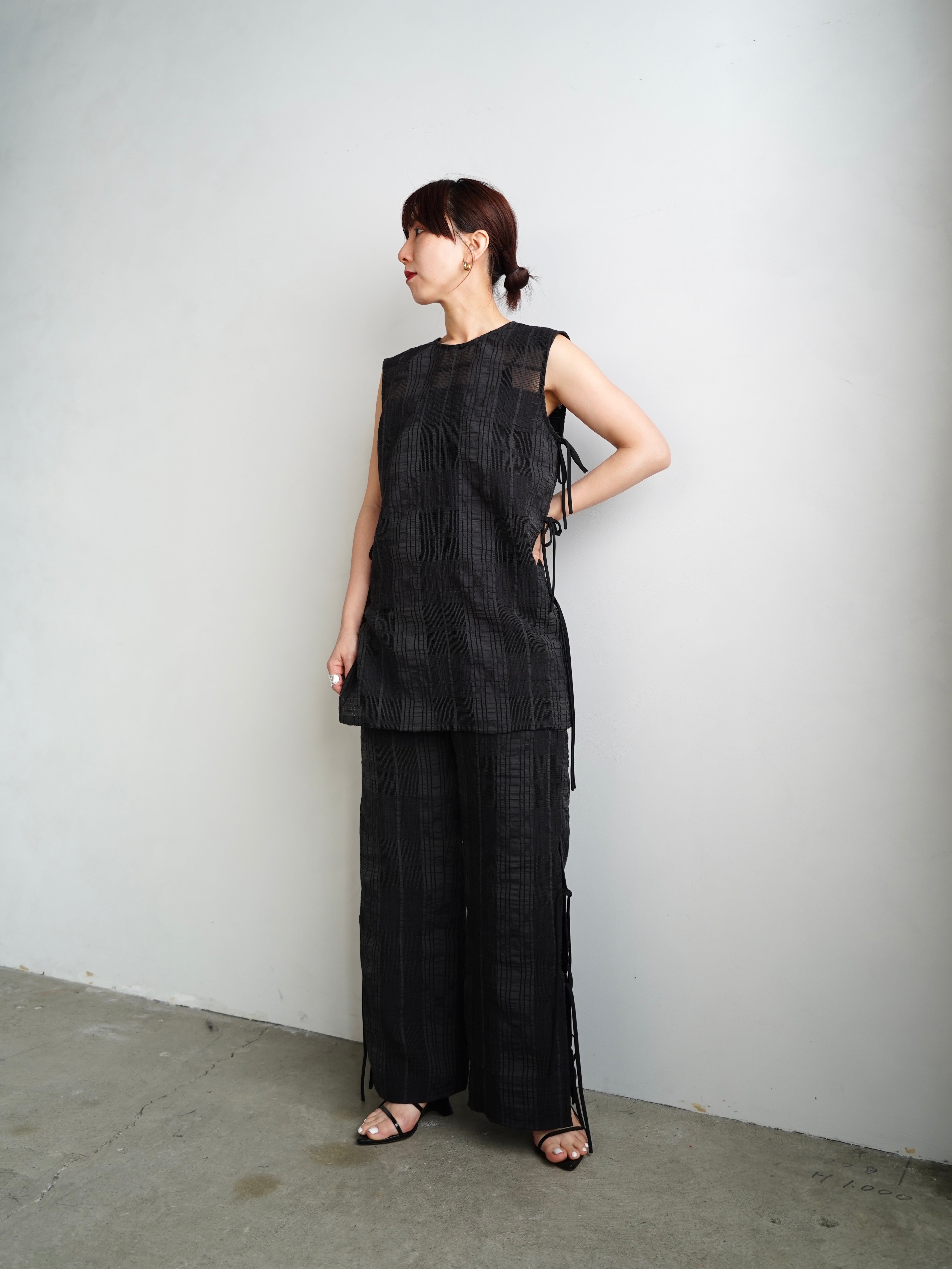 Lace Vest / BLACK – &her