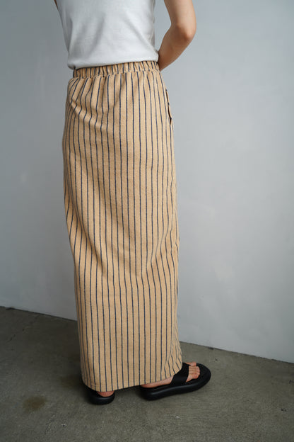 THE PILE SKIRT / BEIGE