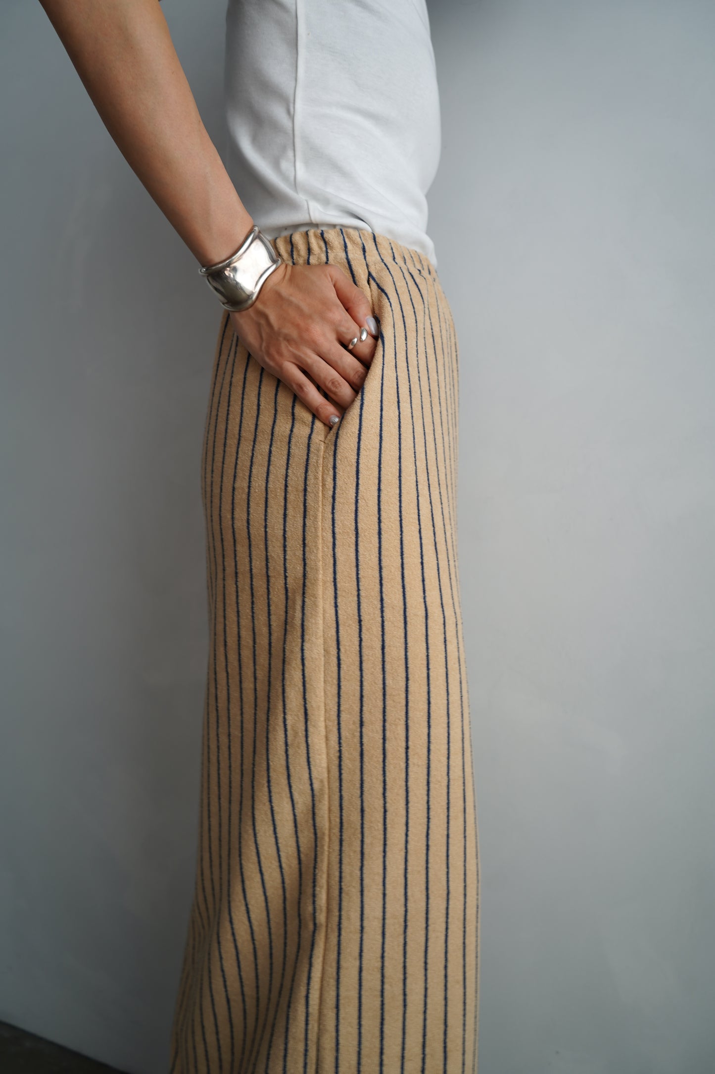 THE PILE SKIRT / BEIGE