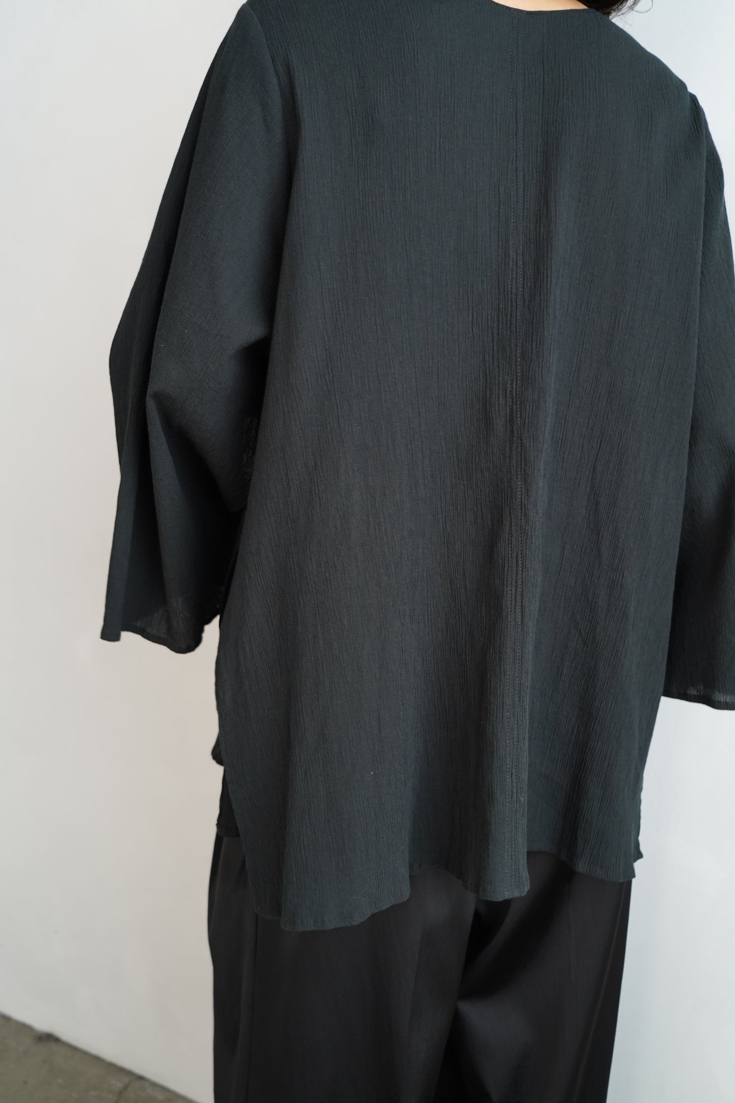Ripple Cape Top / BLACK