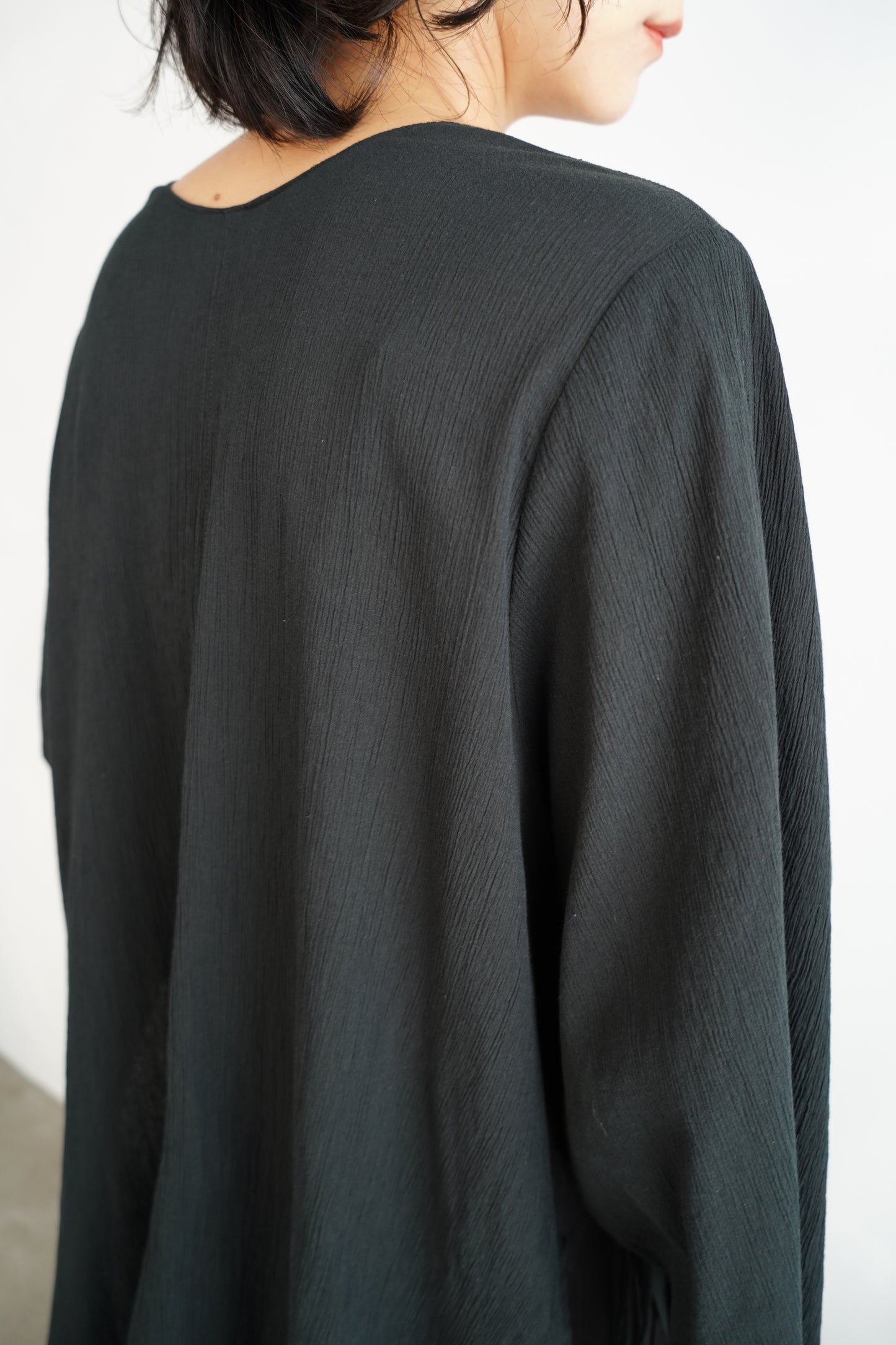 Ripple Cape Top / BLACK