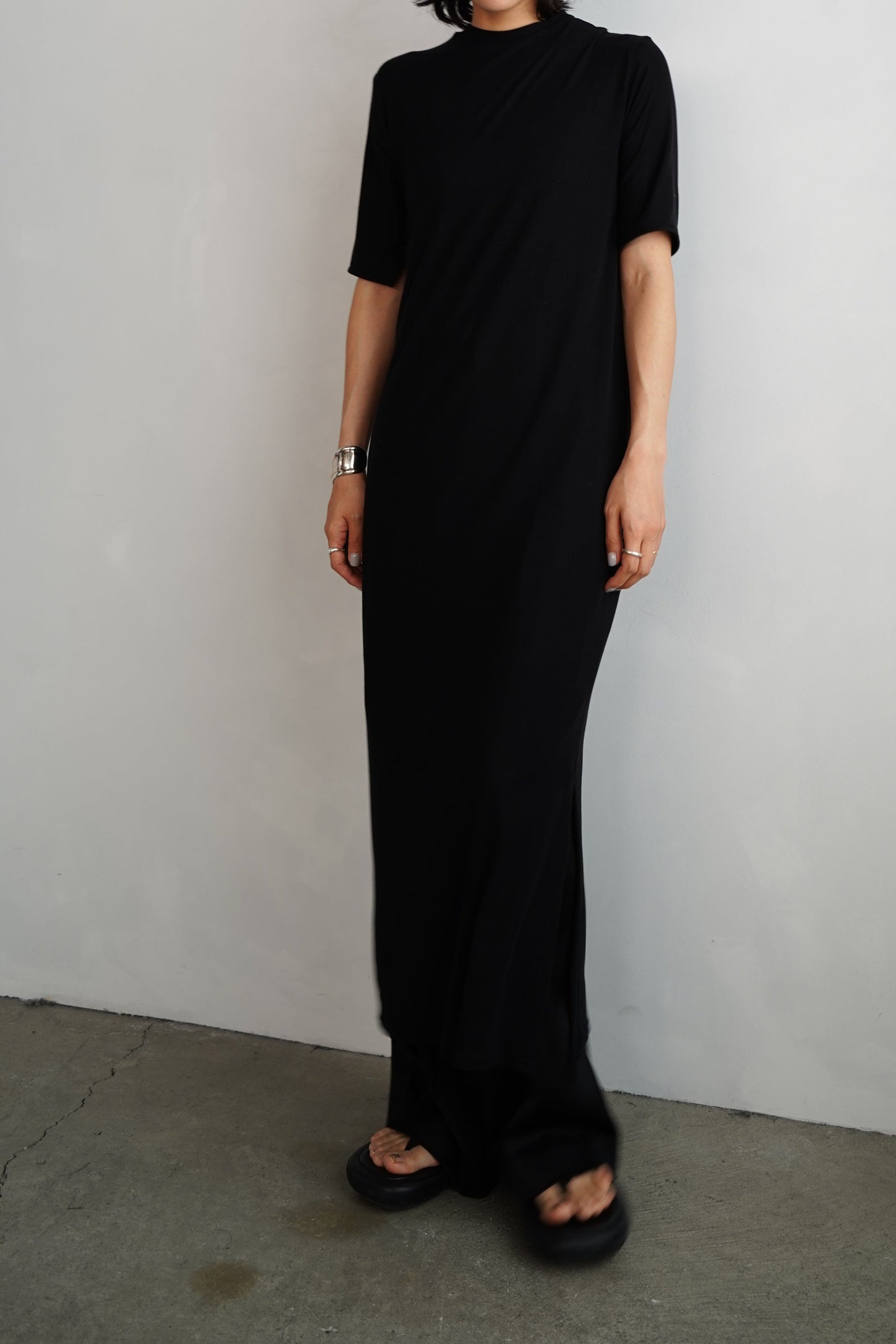 Smooth Sheer Onepiece / BLACK