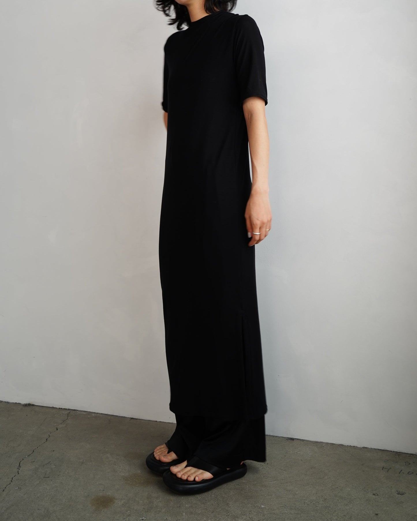 Smooth Sheer Onepiece / BLACK