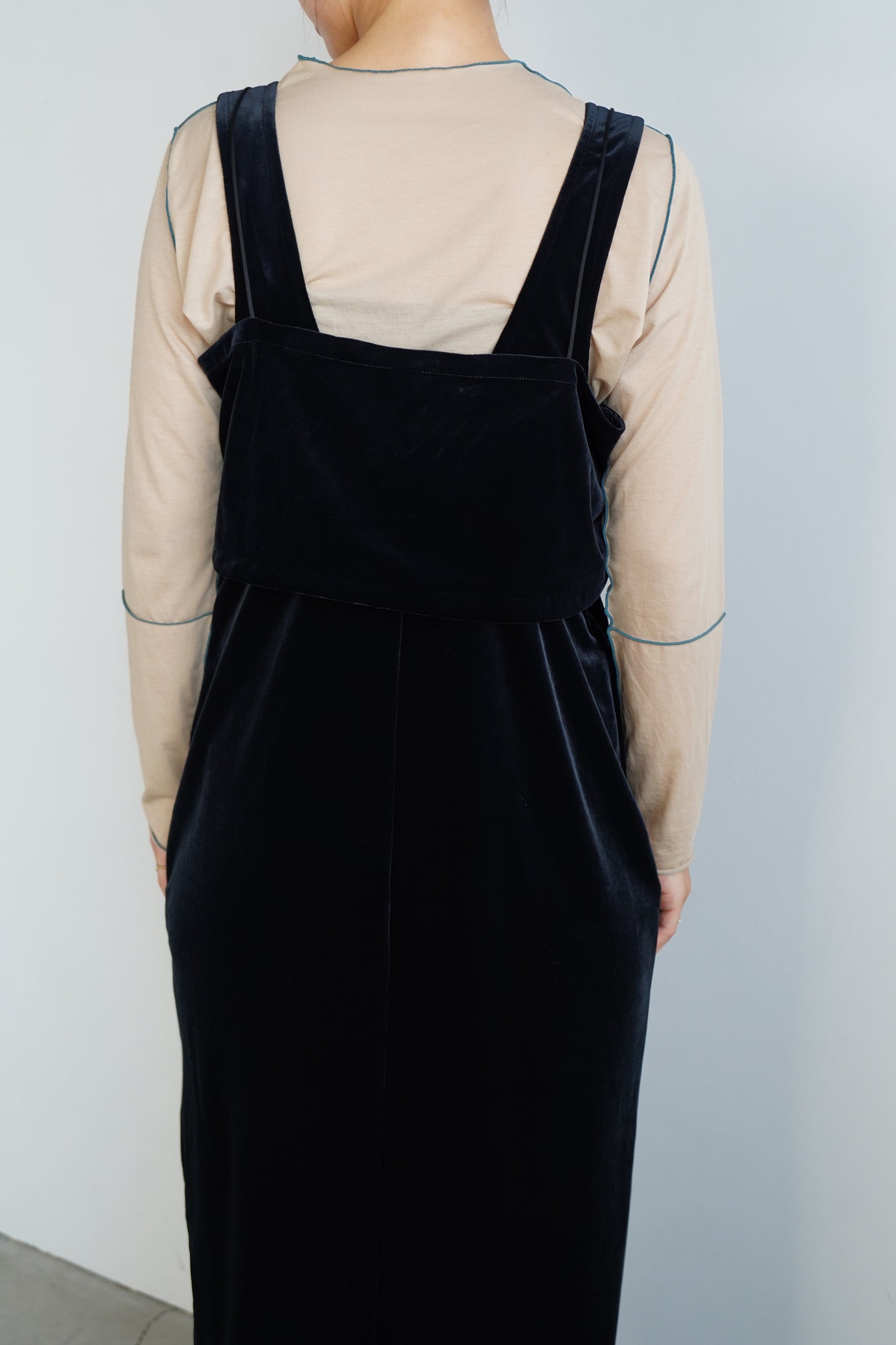 Velour V Onepiece / BLACK -10月25-31日発送-