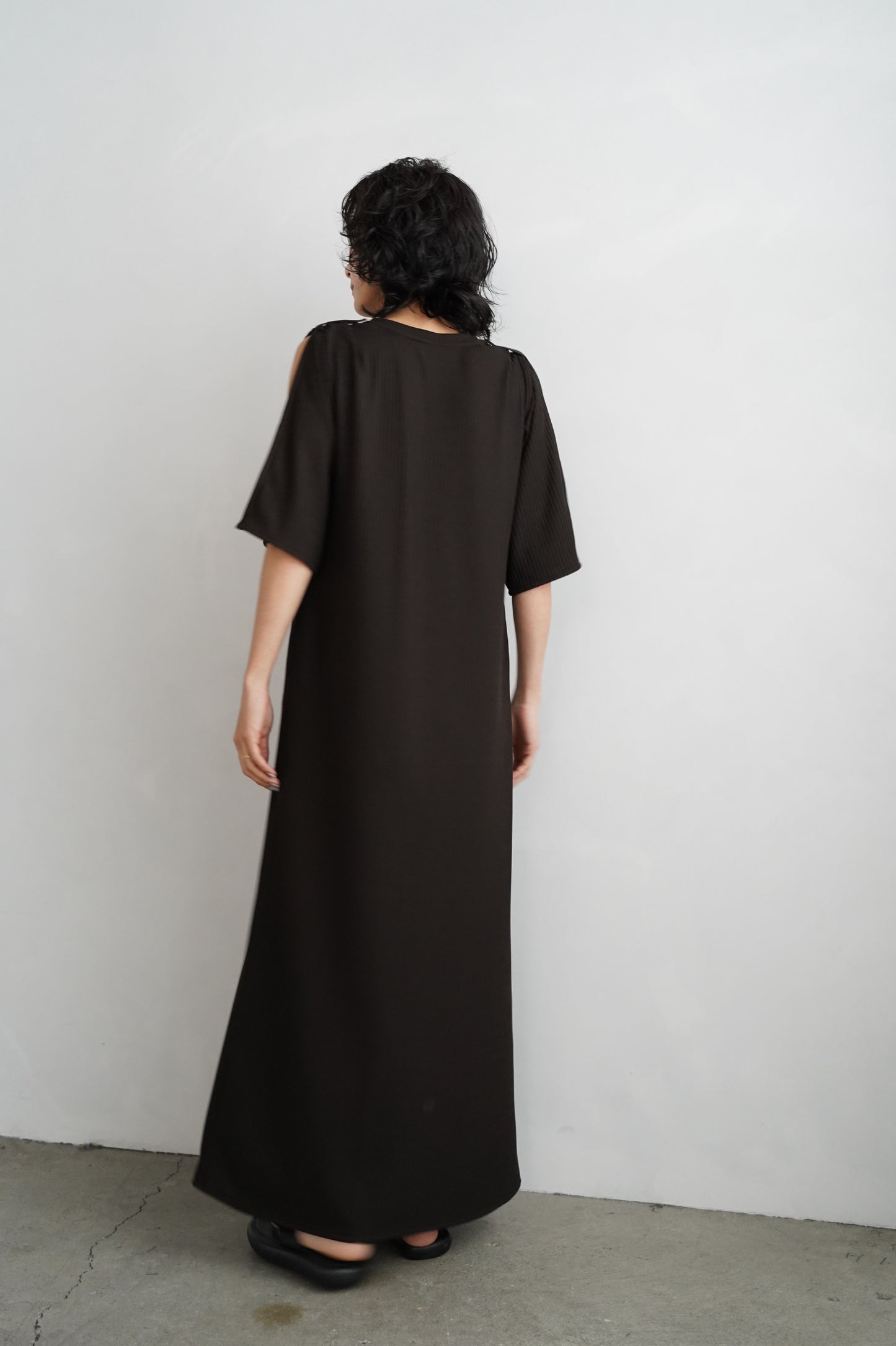 【期間限定販売】Rib Henley Onepiece / BROWN -7月6-10日発送 -