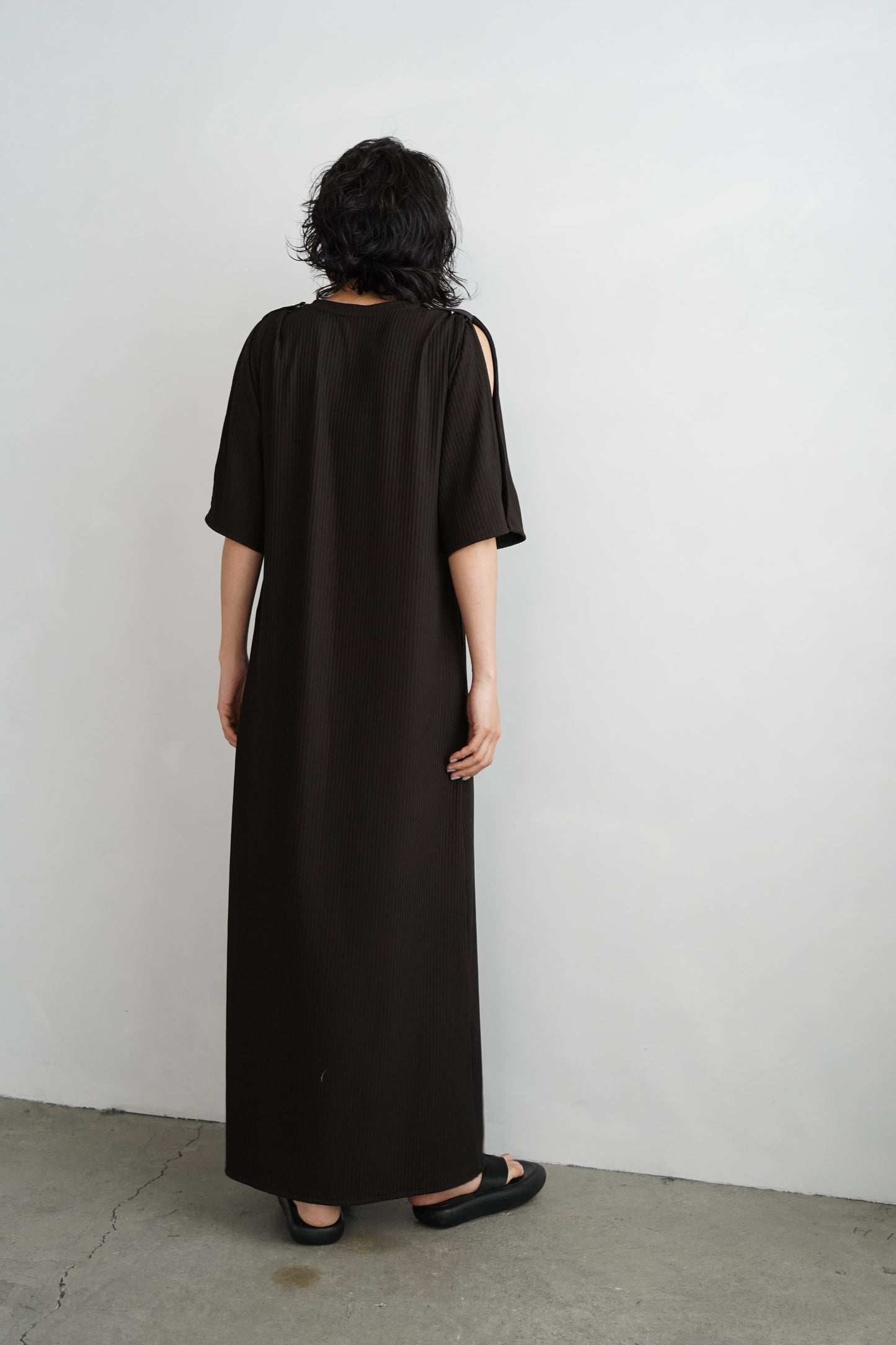 【期間限定販売】Rib Henley Onepiece / BROWN -7月6-10日発送 -