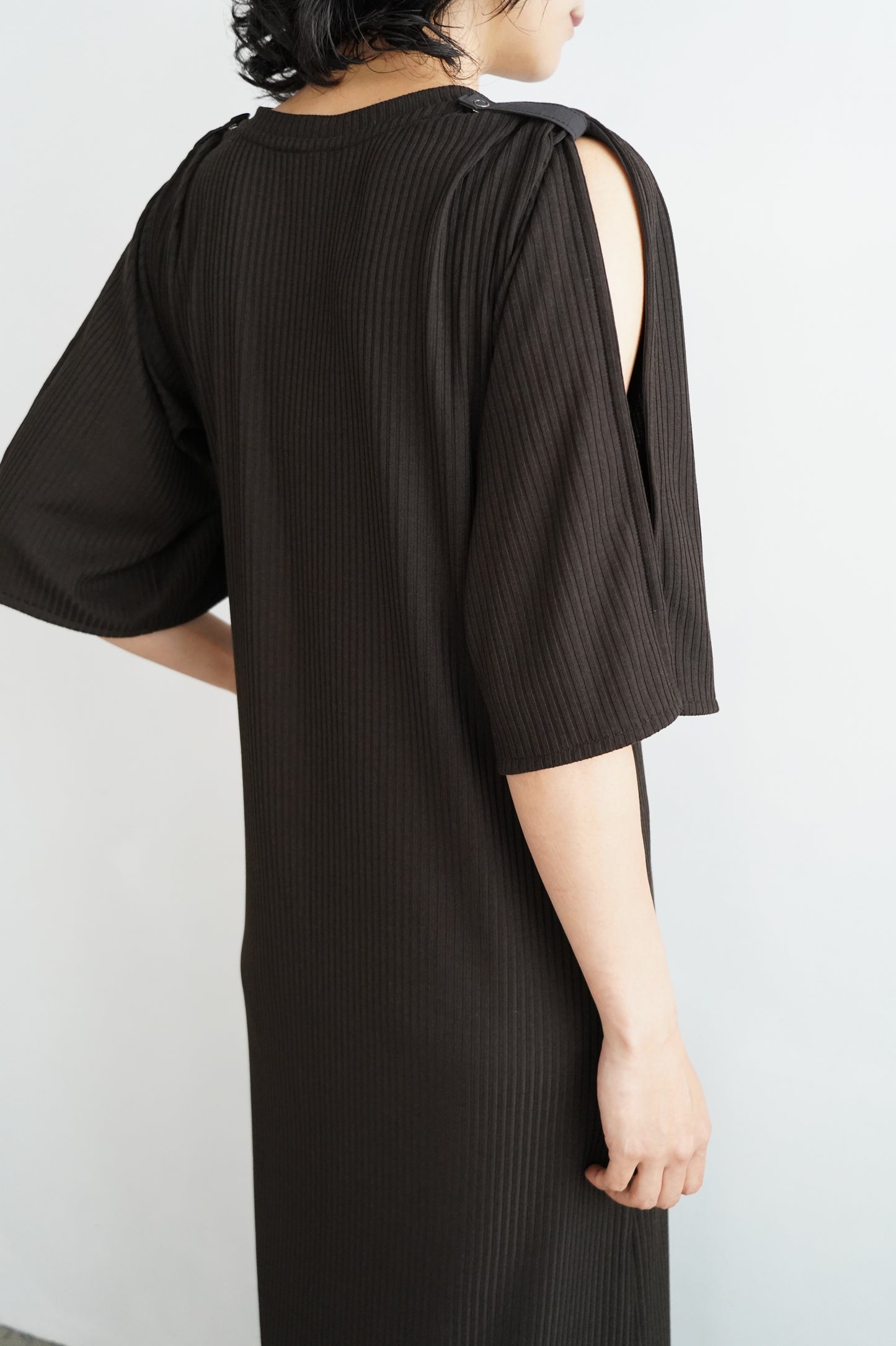 【期間限定販売】Rib Henley Onepiece / BROWN -7月6-10日発送 -