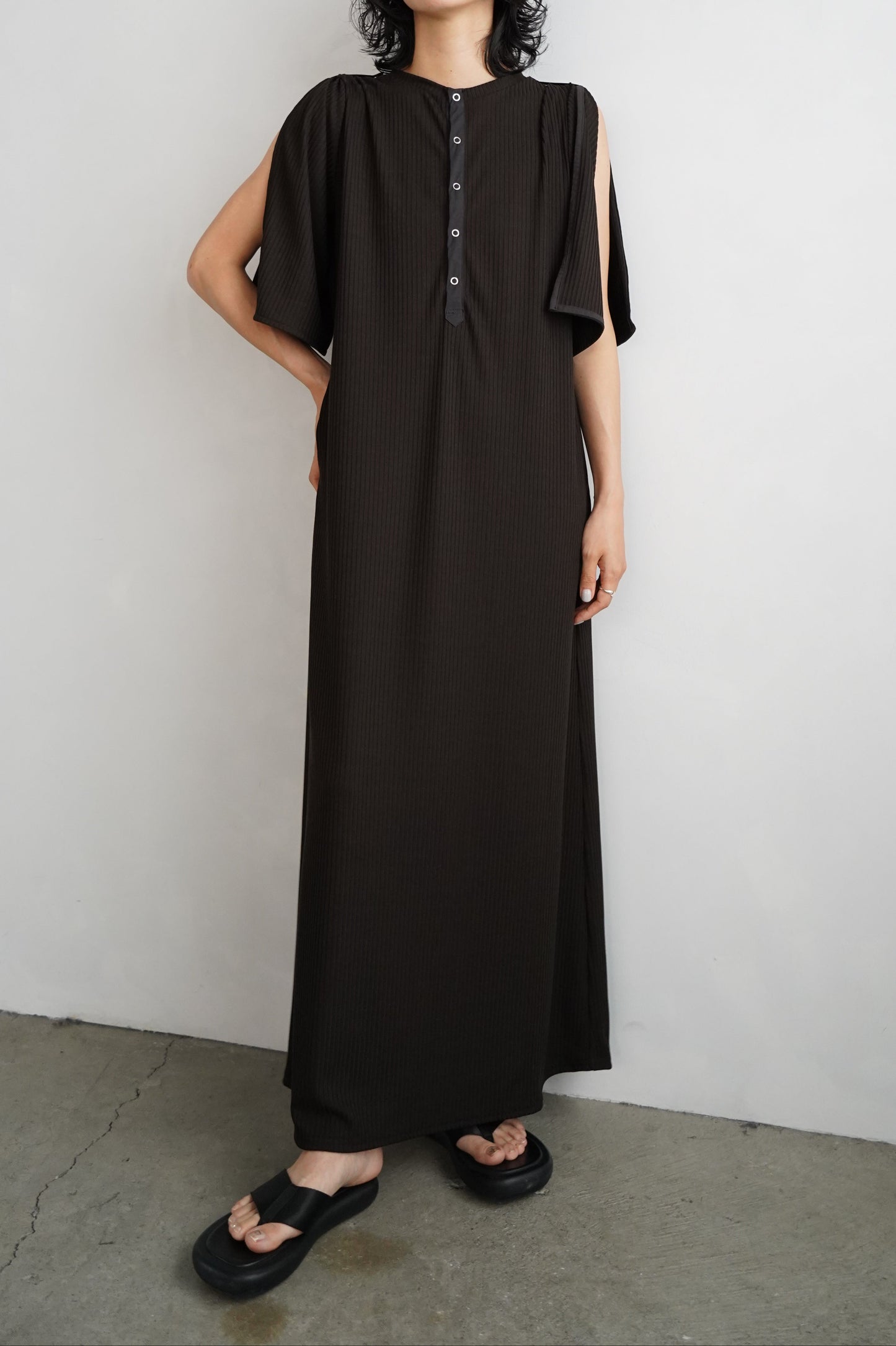 【期間限定販売】Rib Henley Onepiece / BROWN -7月6-10日発送 -