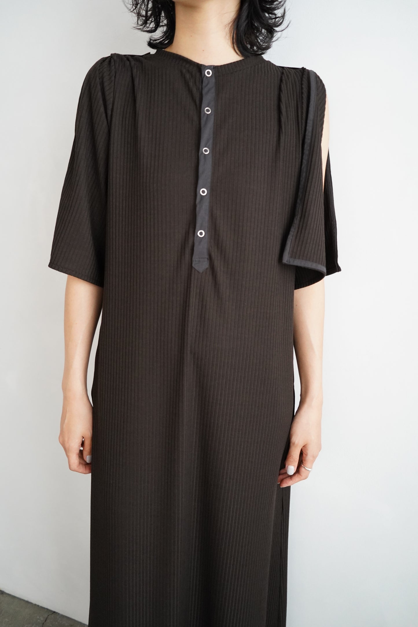 【期間限定販売】Rib Henley Onepiece / BROWN -7月6-10日発送 -
