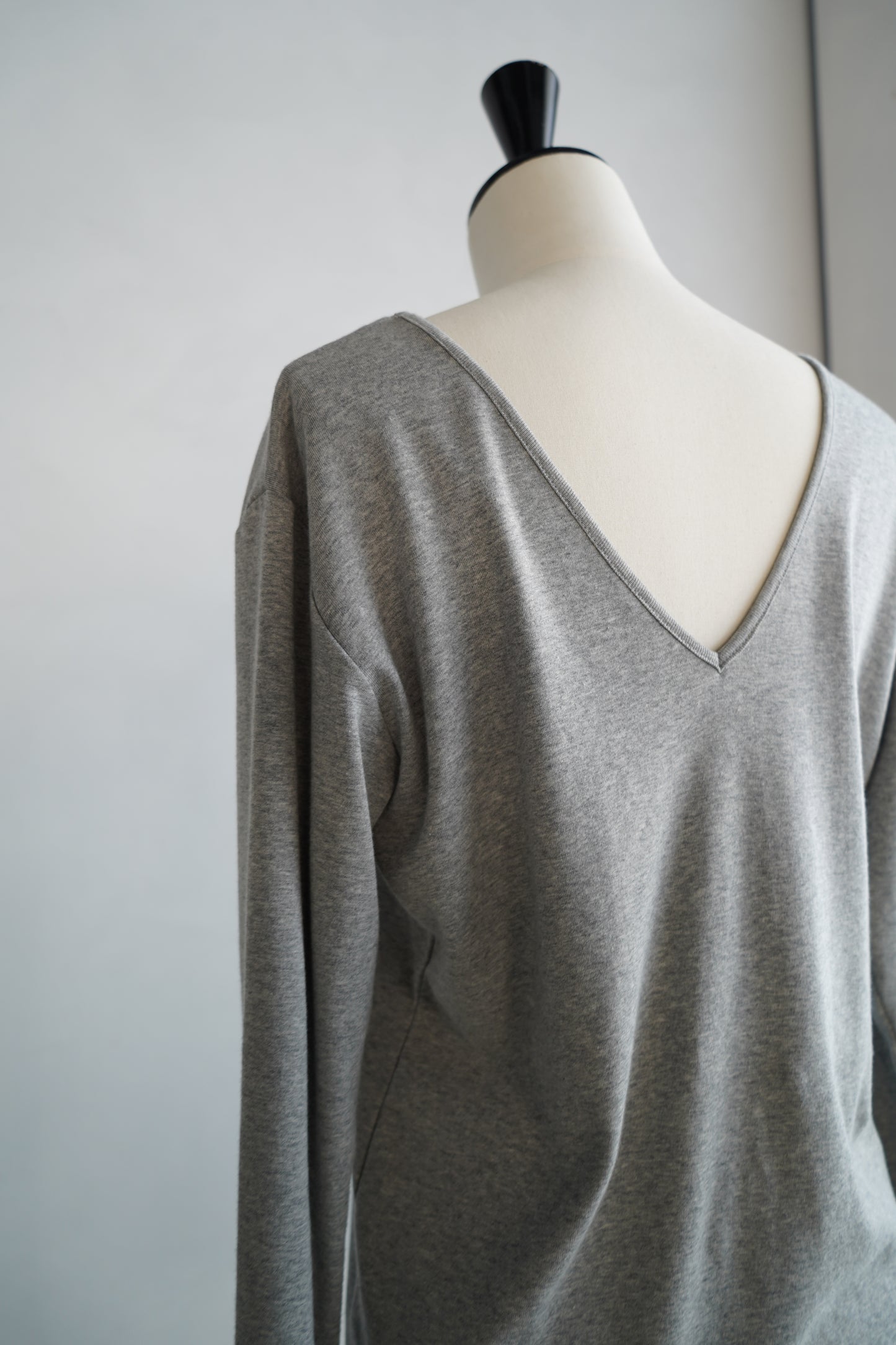 Vneck Cutsew / GRAY -3日以内発送-