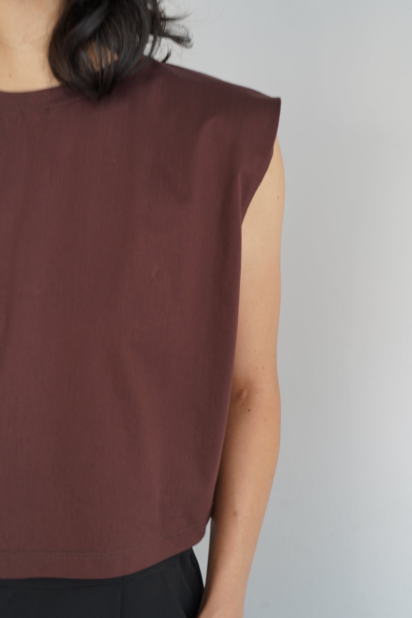 Nosleeve Short Top / BROWN -6月25-30日発送-