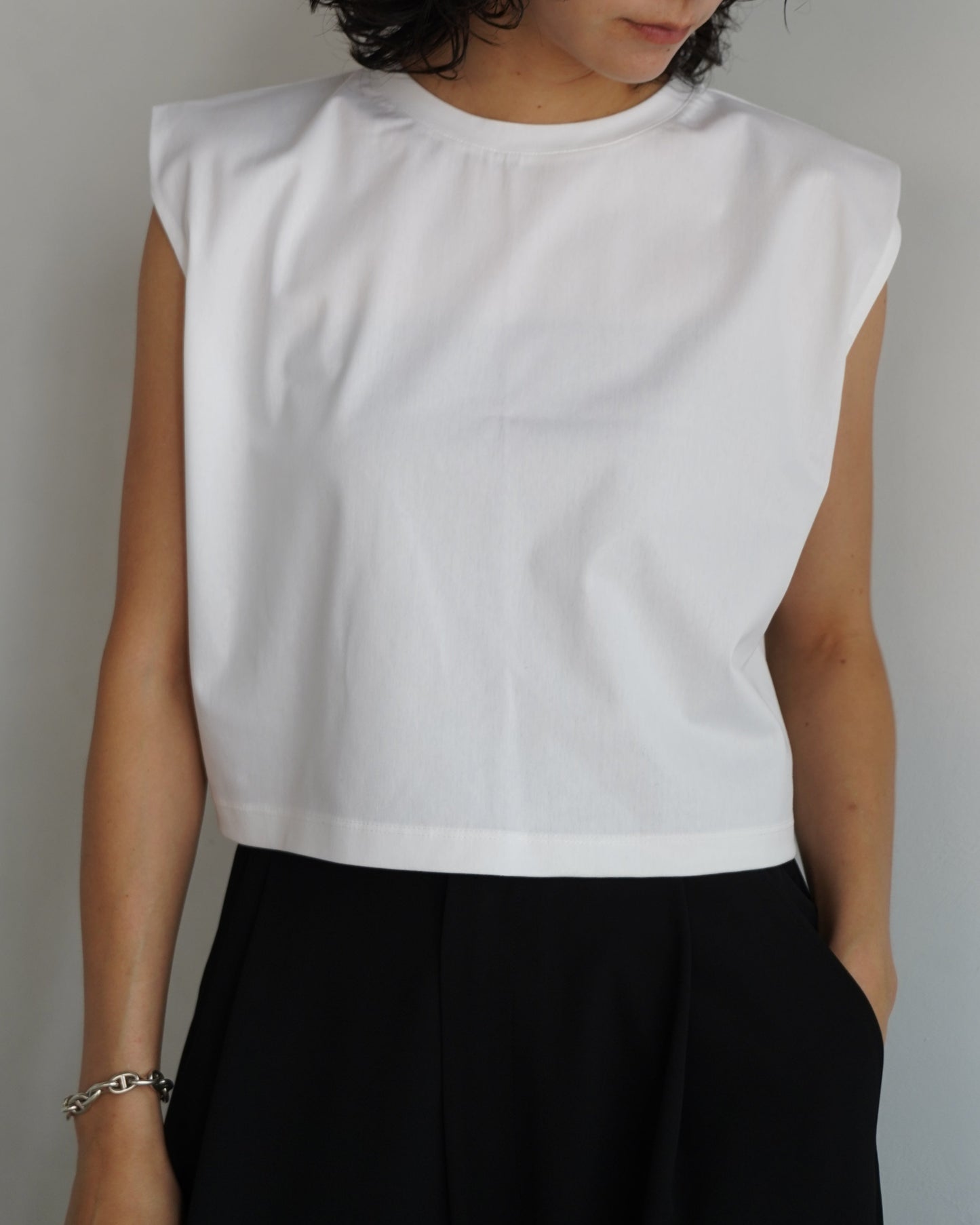Nosleeve Short Top / WHITE -6月25-30日発送-