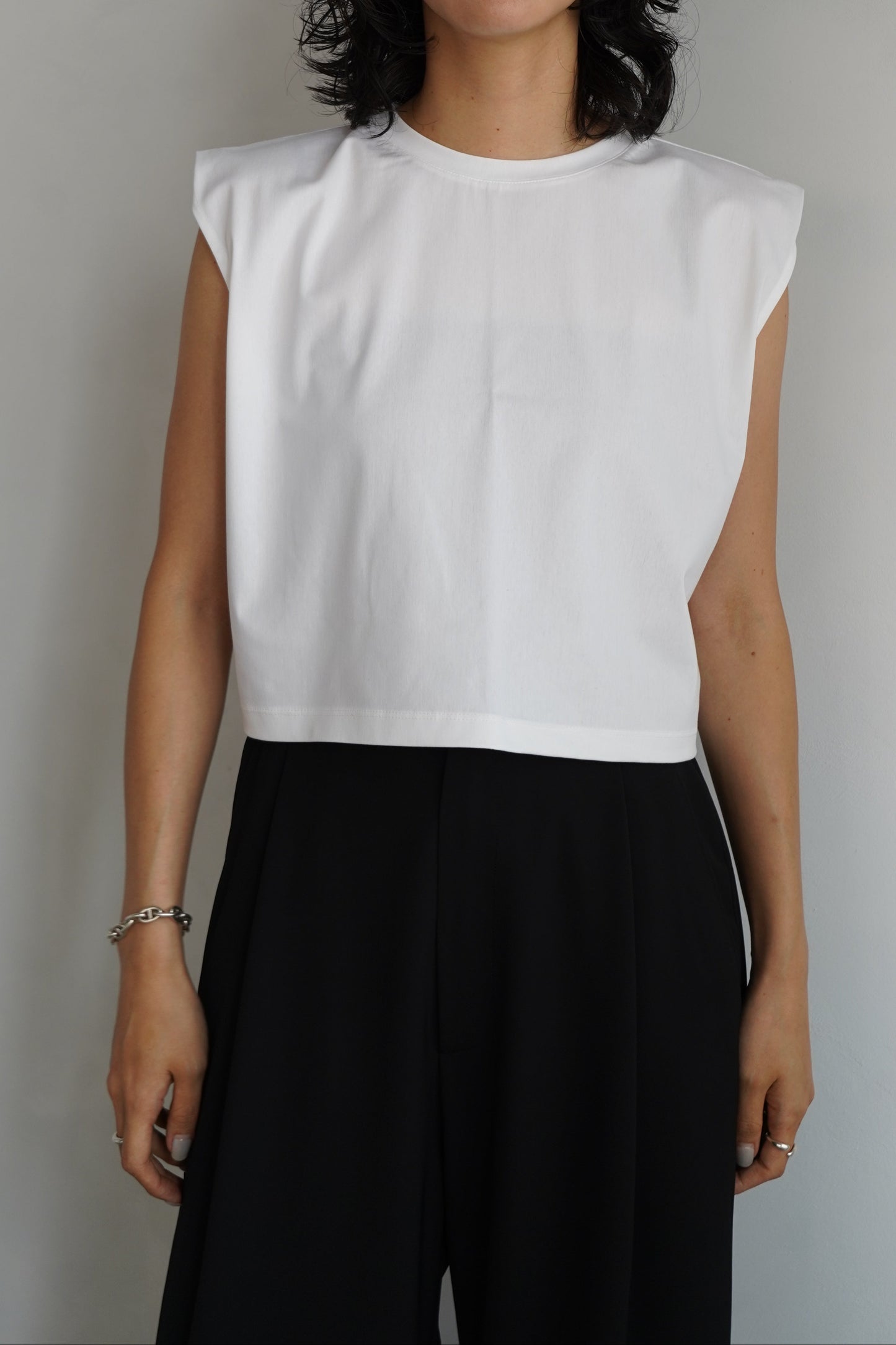 Nosleeve Short Top / WHITE -6月25-30日発送-